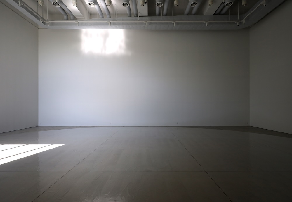 家村ゼミ展 2025「中村竜治　空間に、自然光だけで、フィルムを置く」