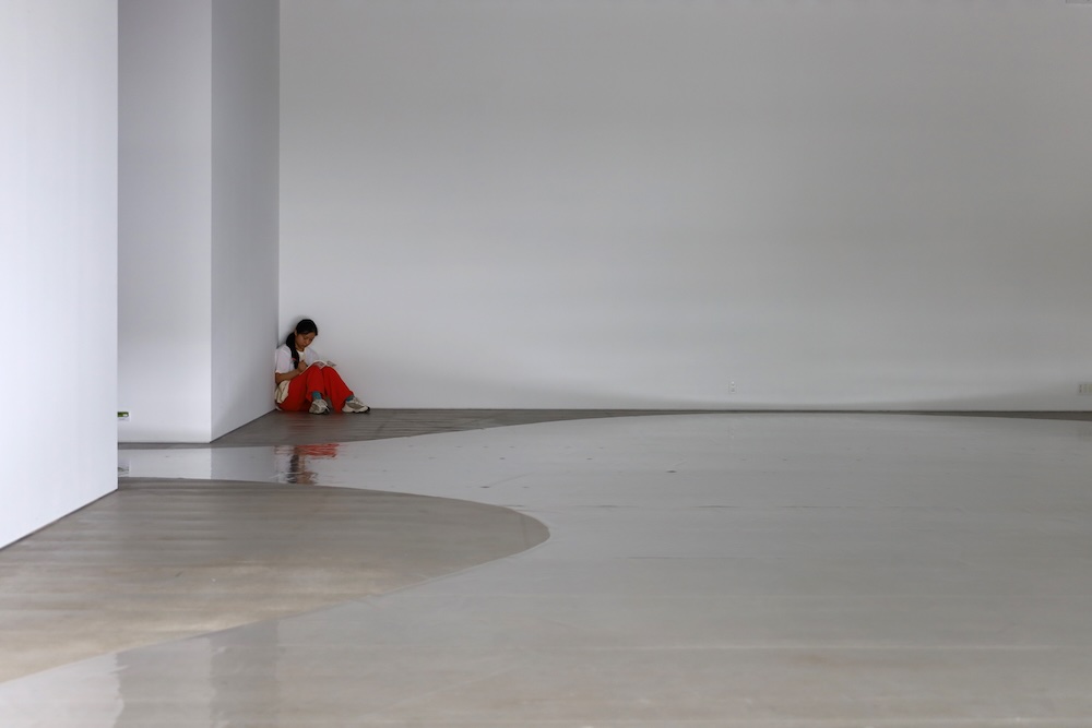 家村ゼミ展 2025「中村竜治　空間に、自然光だけで、フィルムを置く」