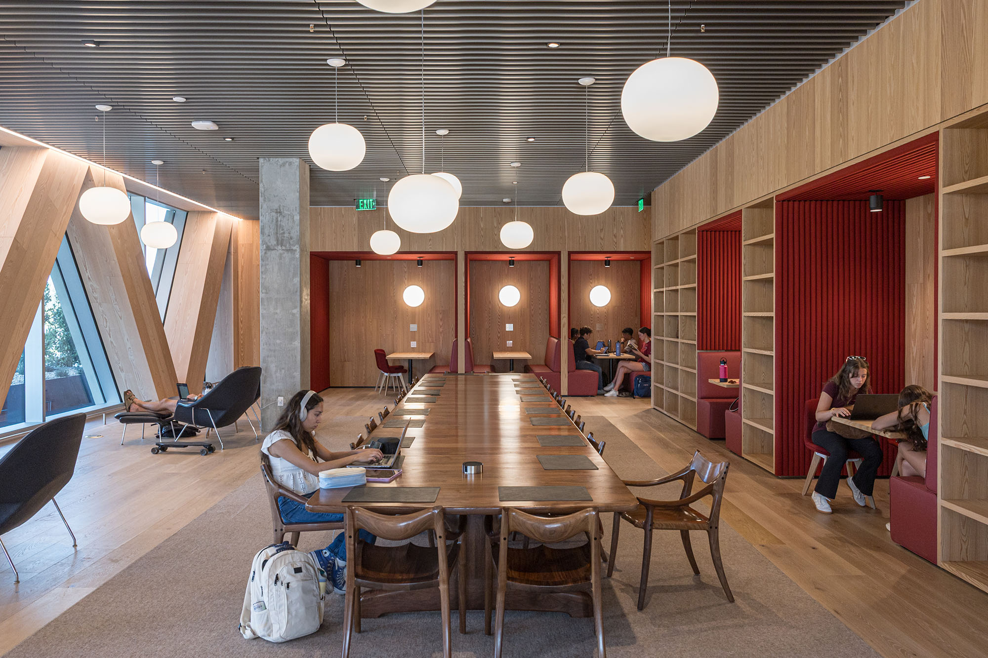 〈ロバート・デイ・サイエンスセンター（Robert Day Sciences Center）〉BIG