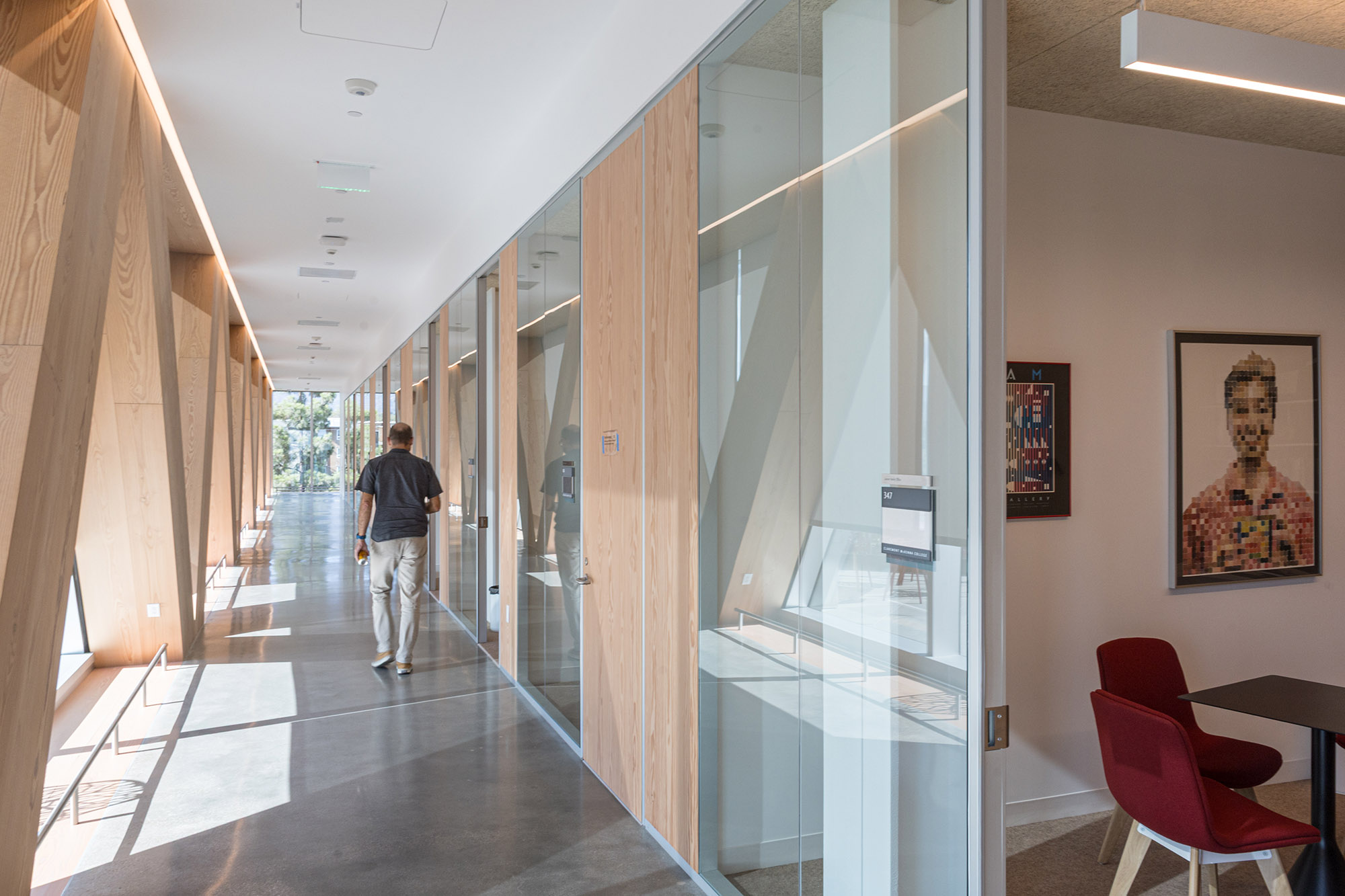 〈ロバート・デイ・サイエンスセンター（Robert Day Sciences Center）〉BIG