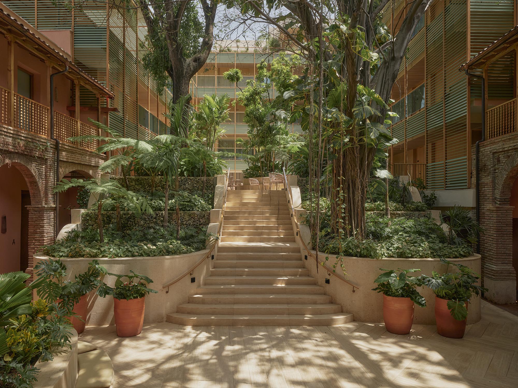 〈ラス・メルセデス・キンプトンホテル（Las Mercedes Kimpton Hotel）〉モネオ・ブロック・アーキテクツ（Moneo Brock Architects）