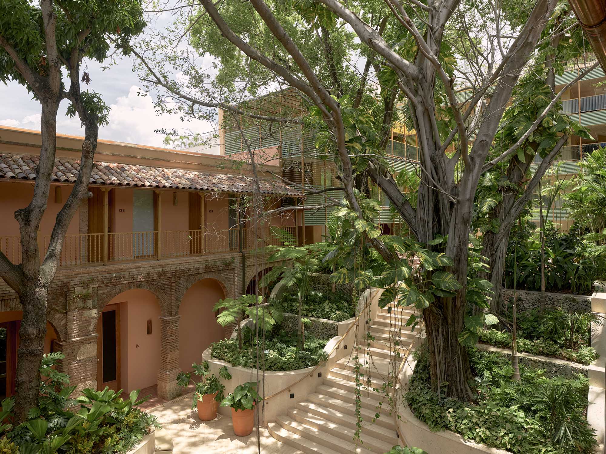 〈ラス・メルセデス・キンプトンホテル（Las Mercedes Kimpton Hotel）〉モネオ・ブロック・アーキテクツ（Moneo Brock Architects）