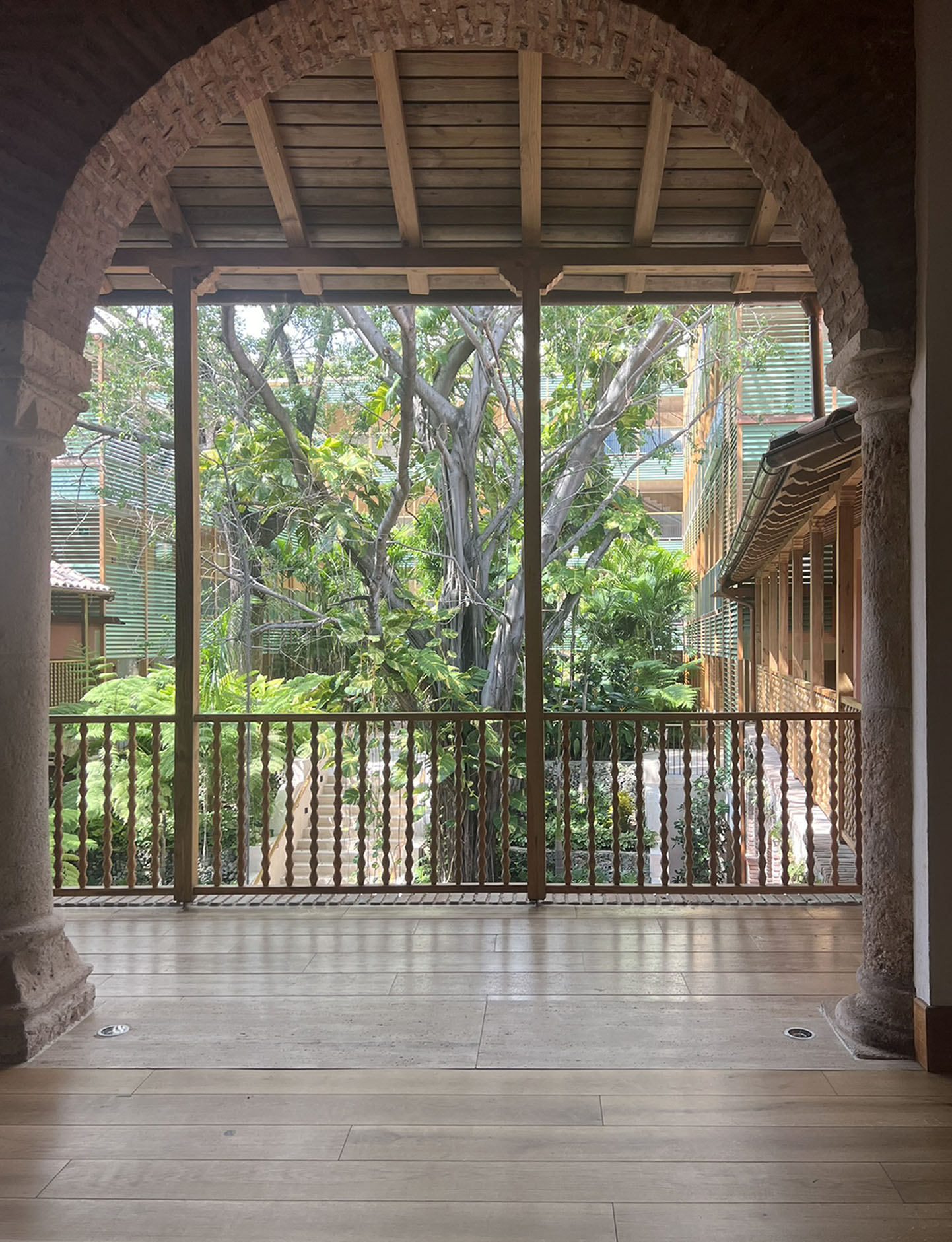 〈ラス・メルセデス・キンプトンホテル（Las Mercedes Kimpton Hotel）〉モネオ・ブロック・アーキテクツ（Moneo Brock Architects）