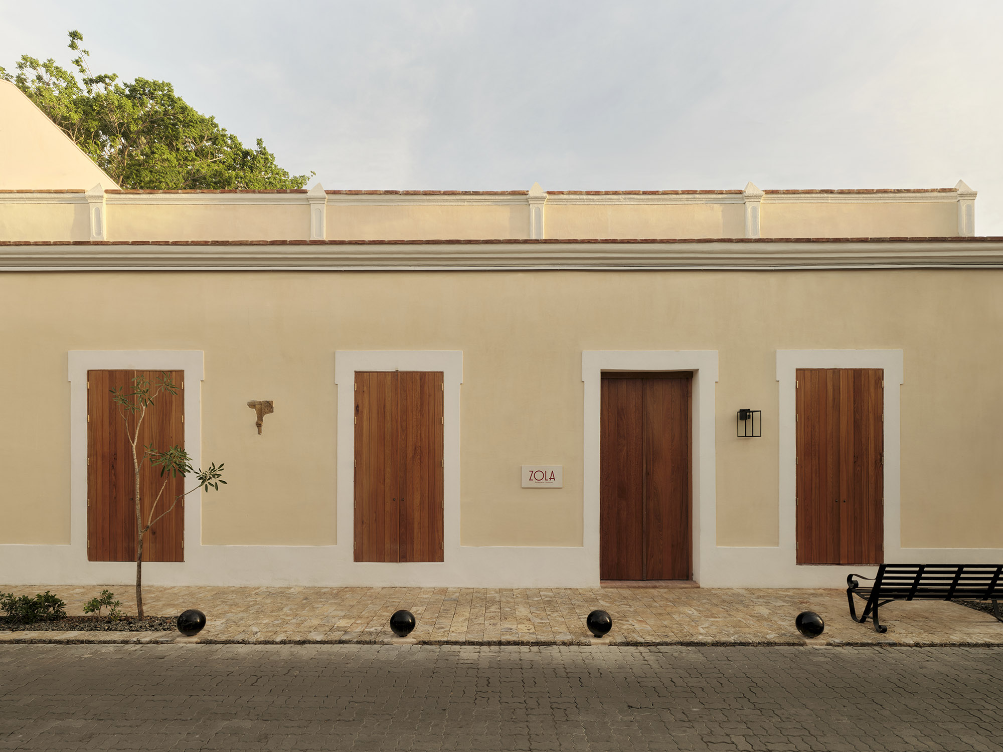 〈ラス・メルセデス・キンプトンホテル（Las Mercedes Kimpton Hotel）〉モネオ・ブロック・アーキテクツ（Moneo Brock Architects）