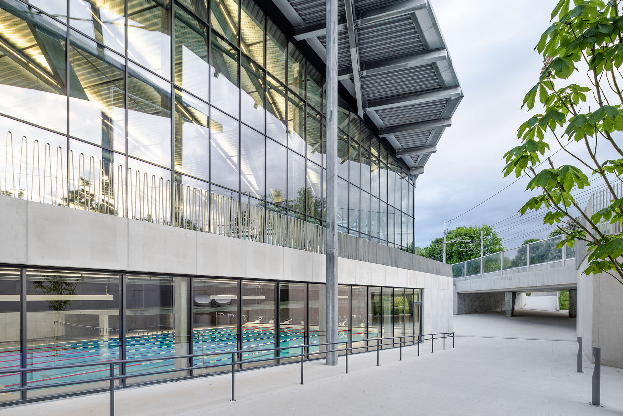 〈イリリヤ・スポーツシティ（Ilirija Sports City）〉LORENZATELIERS