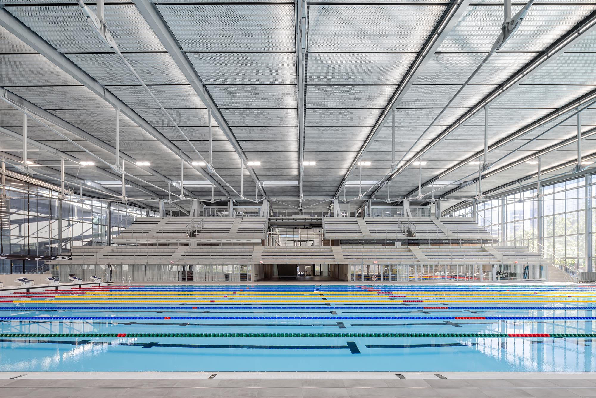 〈イリリヤ・スポーツシティ（Ilirija Sports City）〉LORENZATELIERS