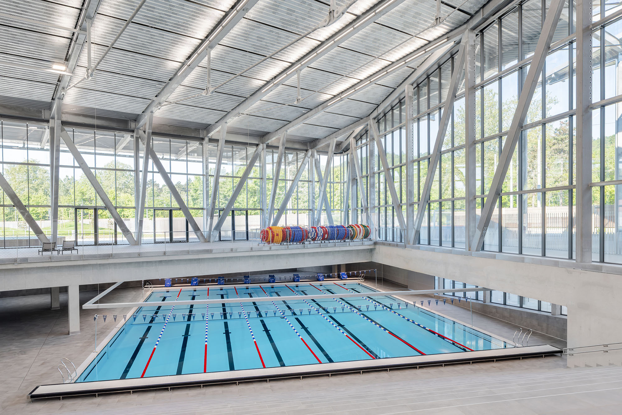 〈イリリヤ・スポーツシティ（Ilirija Sports City）〉LORENZATELIERS