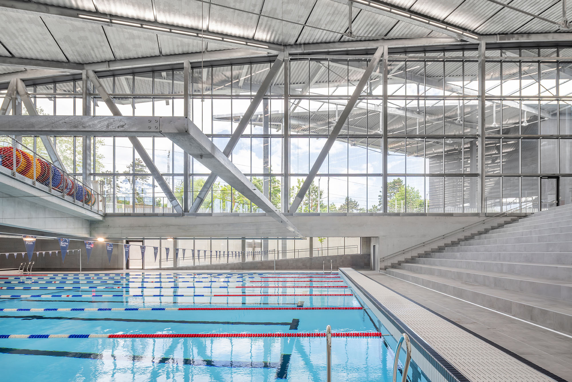 〈イリリヤ・スポーツシティ（Ilirija Sports City）〉LORENZATELIERS