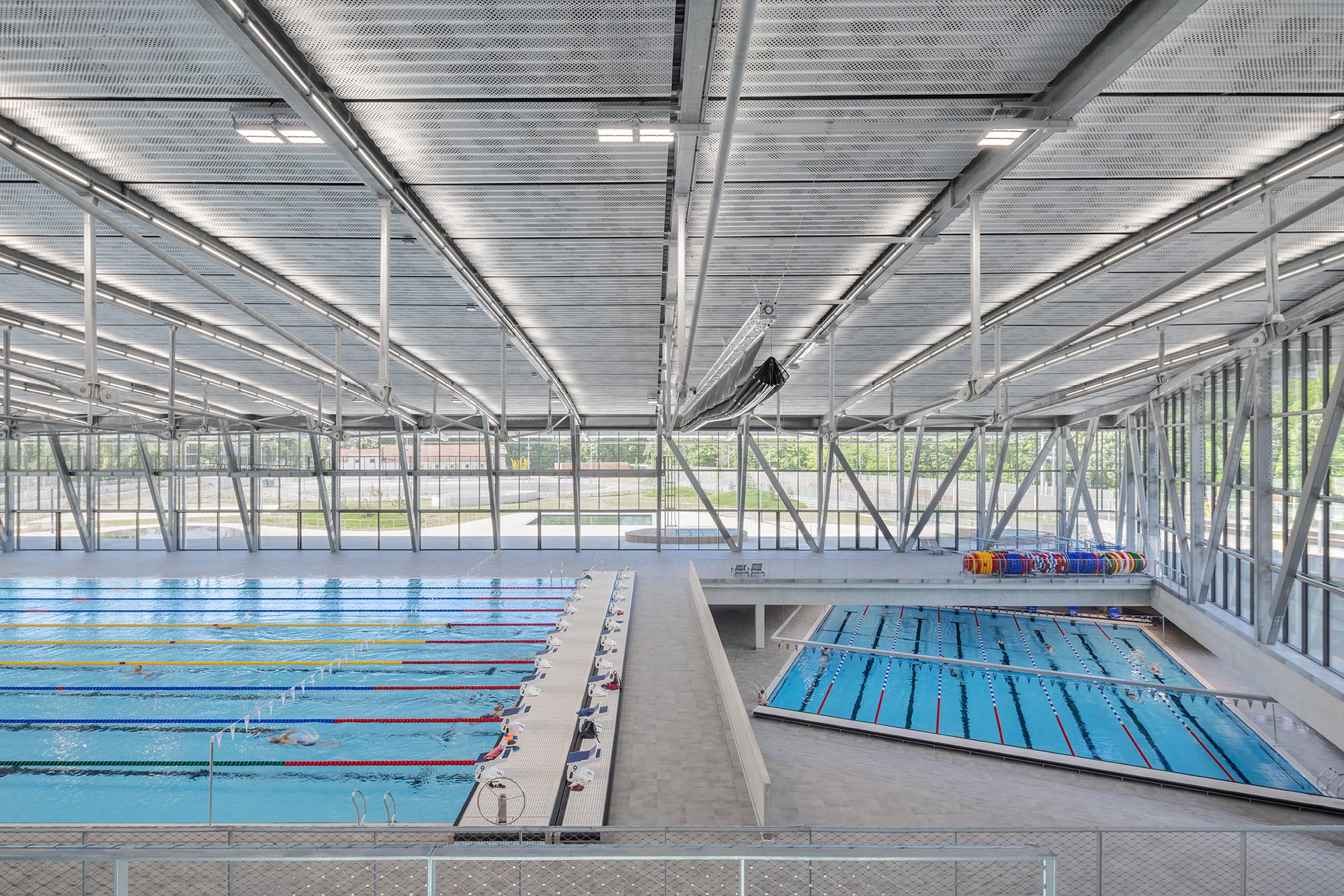 〈イリリヤ・スポーツシティ（Ilirija Sports City）〉LORENZATELIERS