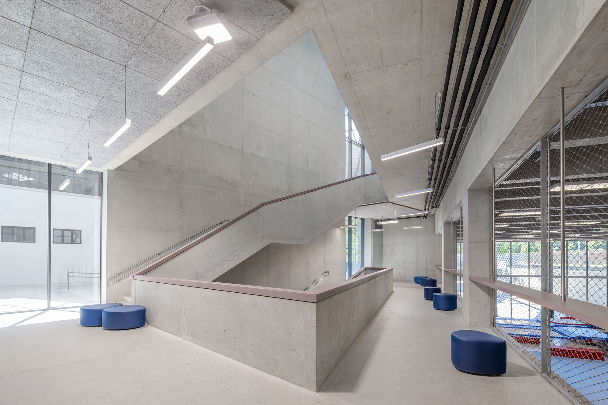 〈イリリヤ・スポーツシティ（Ilirija Sports City）〉LORENZATELIERS