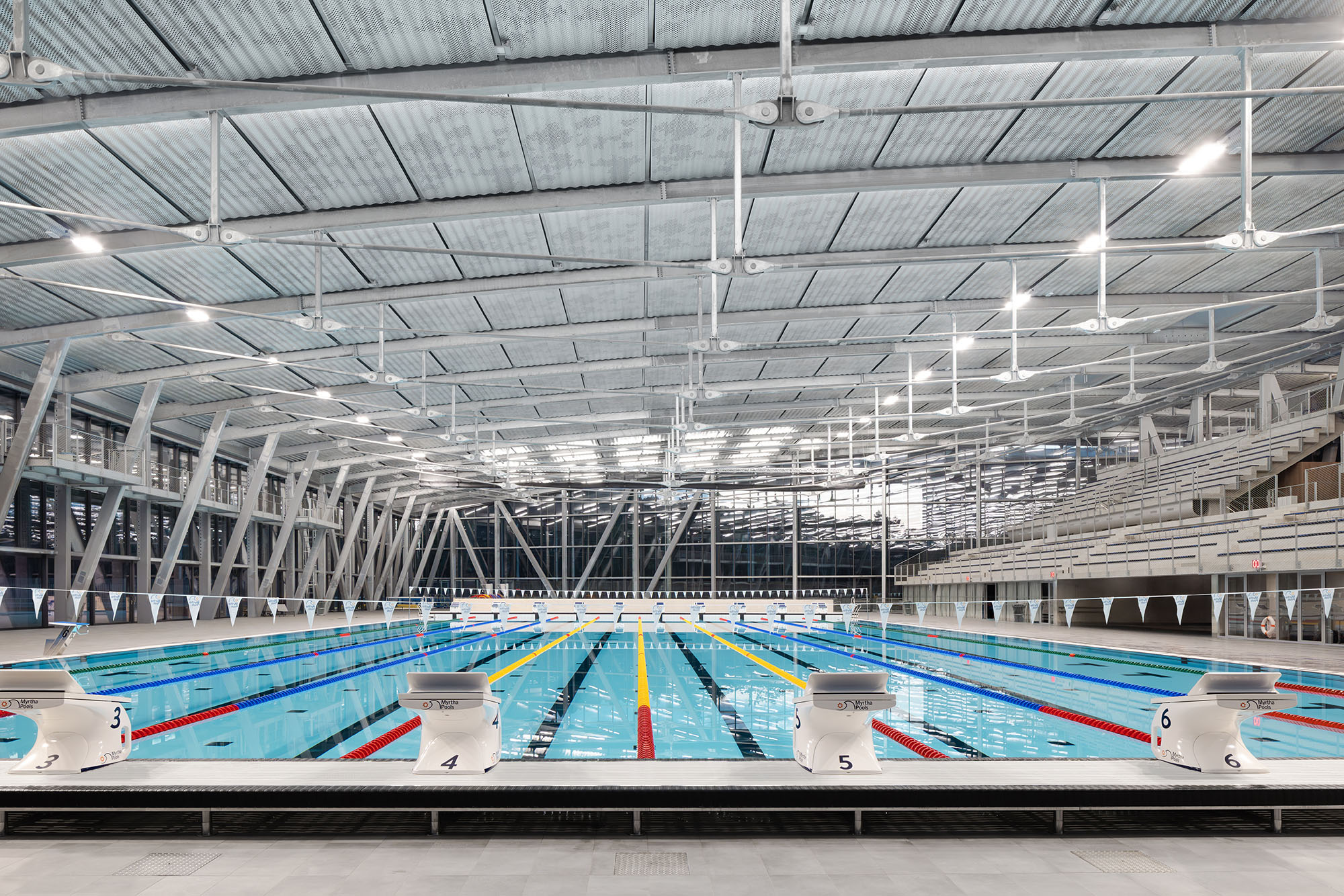 〈イリリヤ・スポーツシティ（Ilirija Sports City）〉LORENZATELIERS