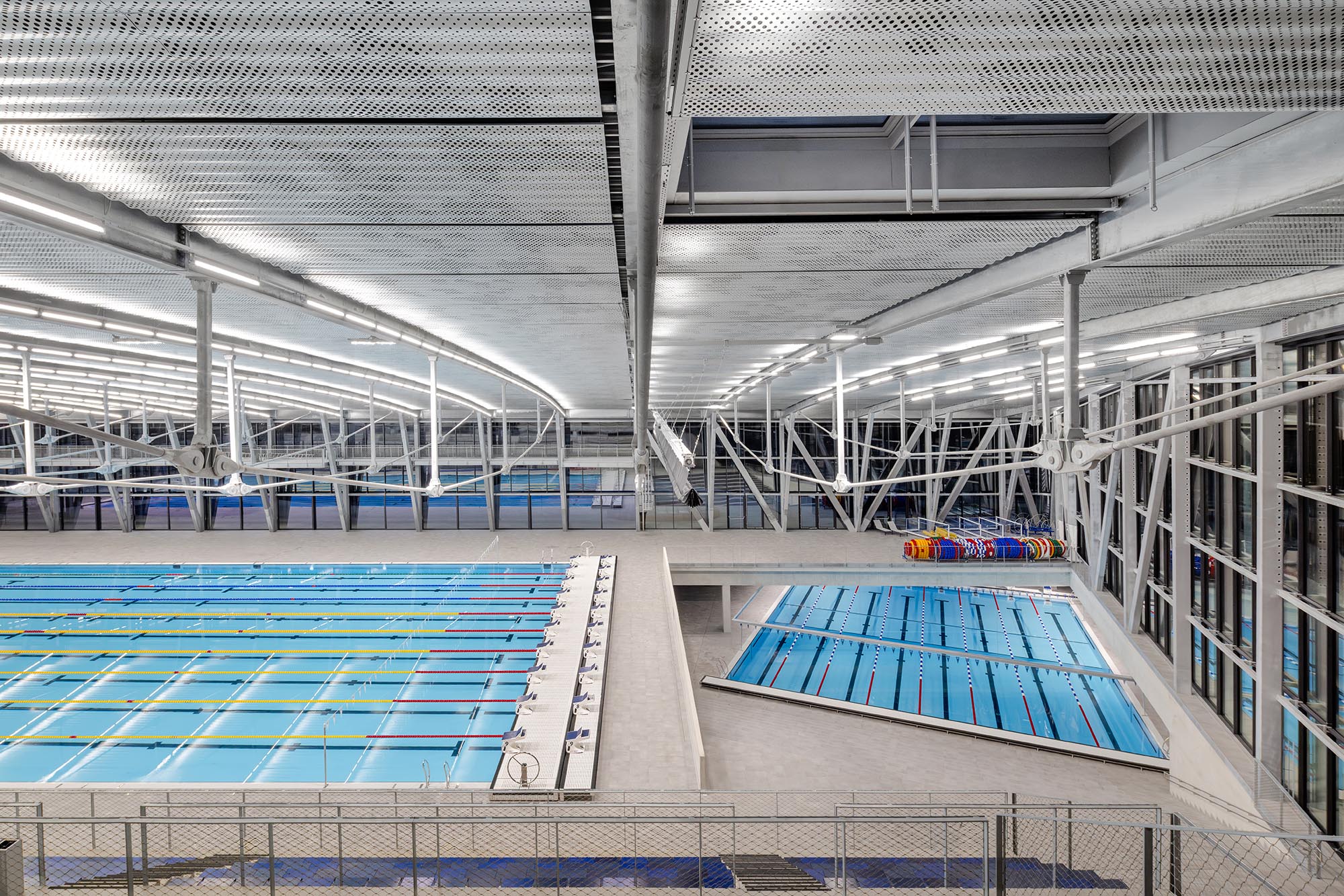 〈イリリヤ・スポーツシティ（Ilirija Sports City）〉LORENZATELIERS