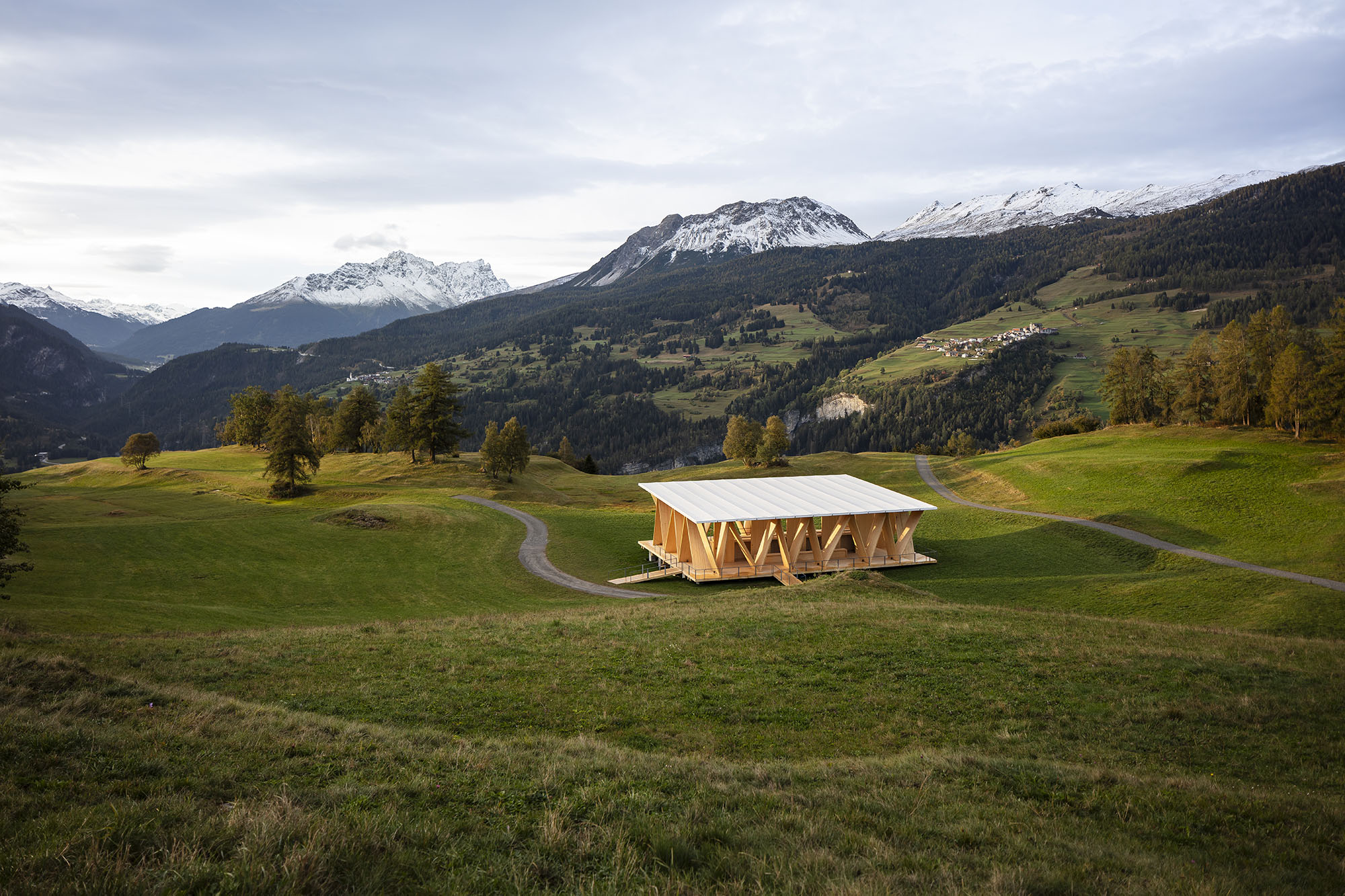 〈ランチュ野外劇場（Open-air Theater Lantsch）〉Invias AG