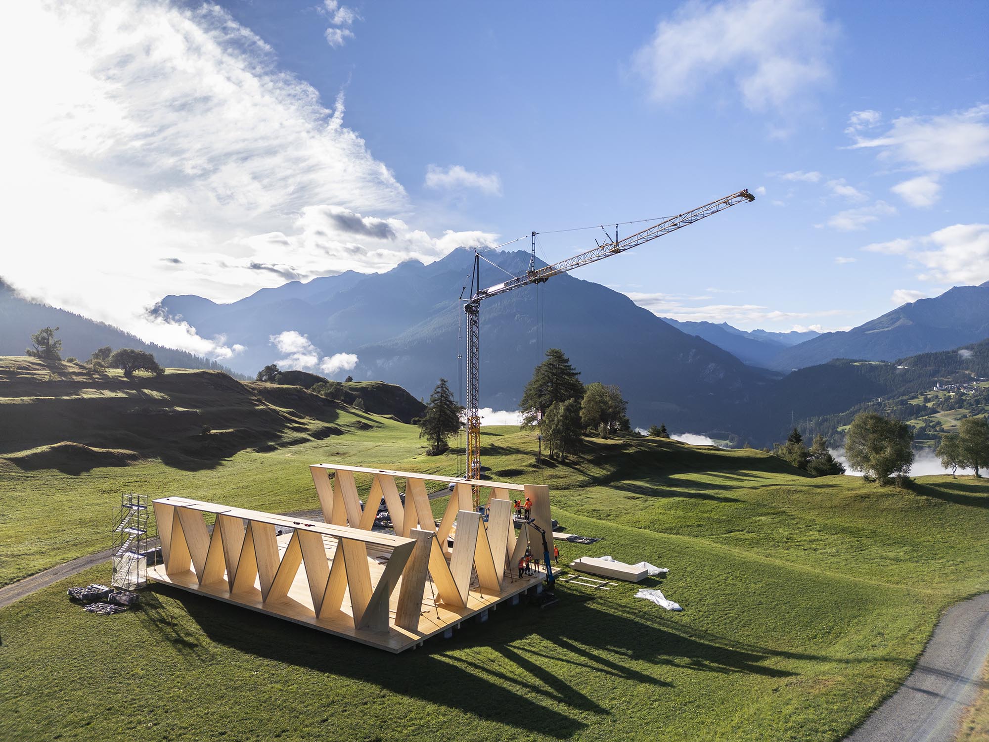 〈ランチュ野外劇場（Open-air Theater Lantsch）〉Invias AG