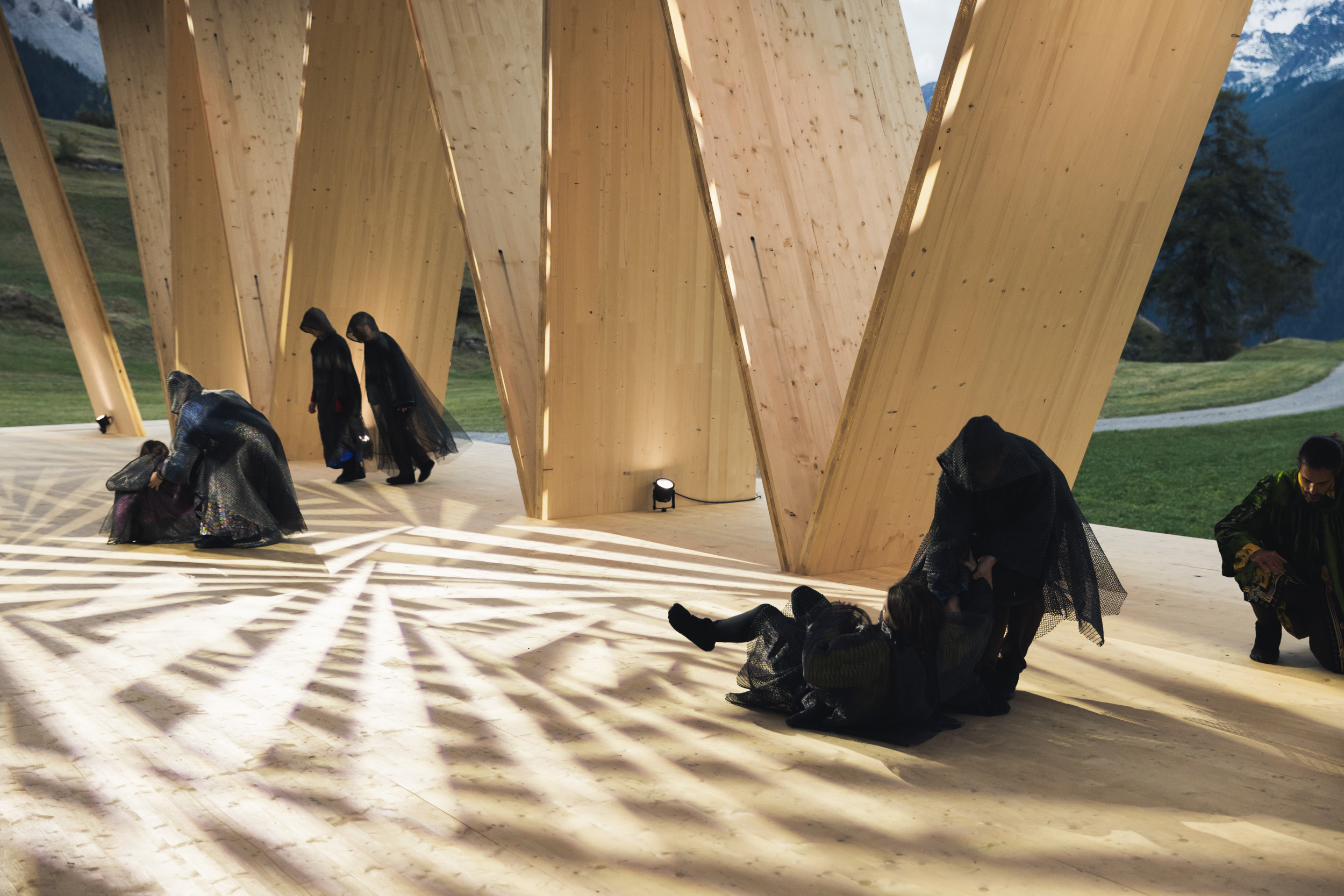 〈ランチュ野外劇場（Open-air Theater Lantsch）〉Invias AG