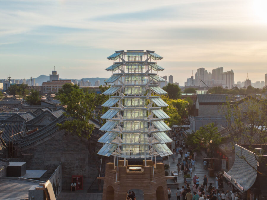 可動LEDスクリーンが包むランドマーク〈シルクロードタワー〉XJデザインエージェンシー、中国