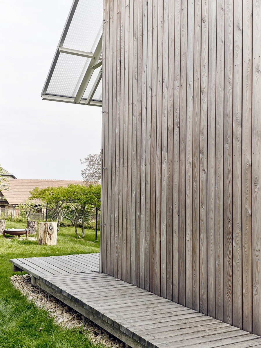 〈Family house with a greenhouse〉RicharDavidArchitekti