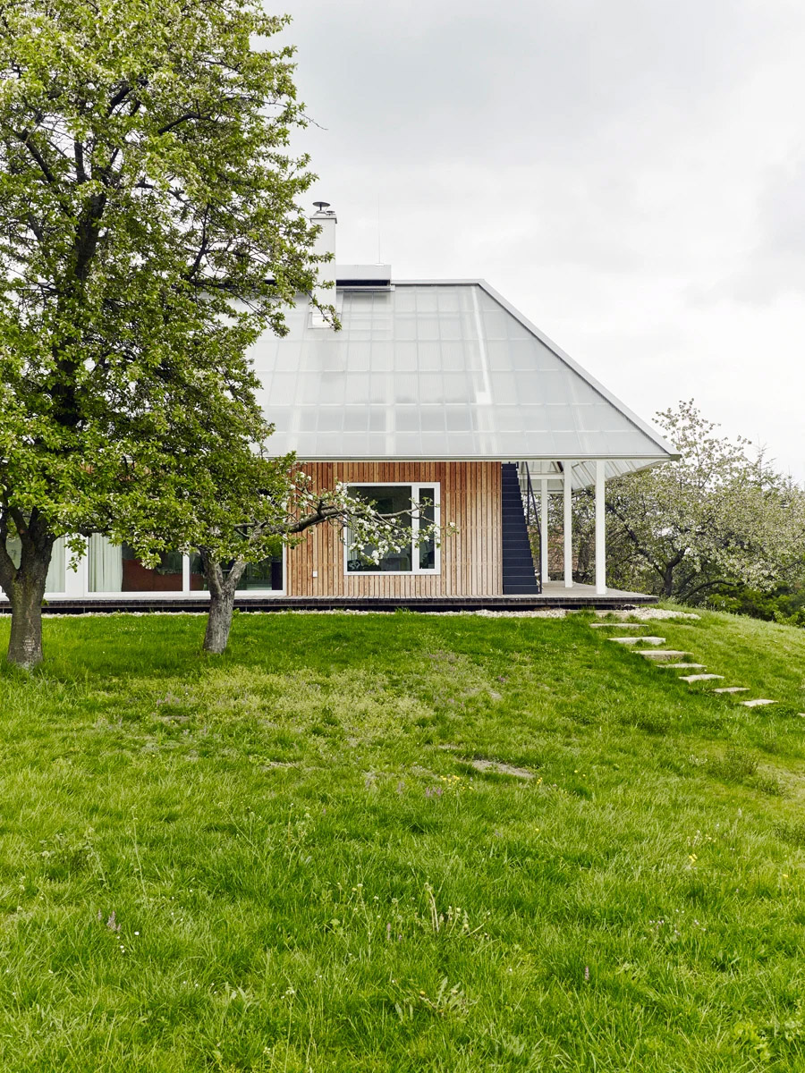 〈Family house with a greenhouse〉RicharDavidArchitekti