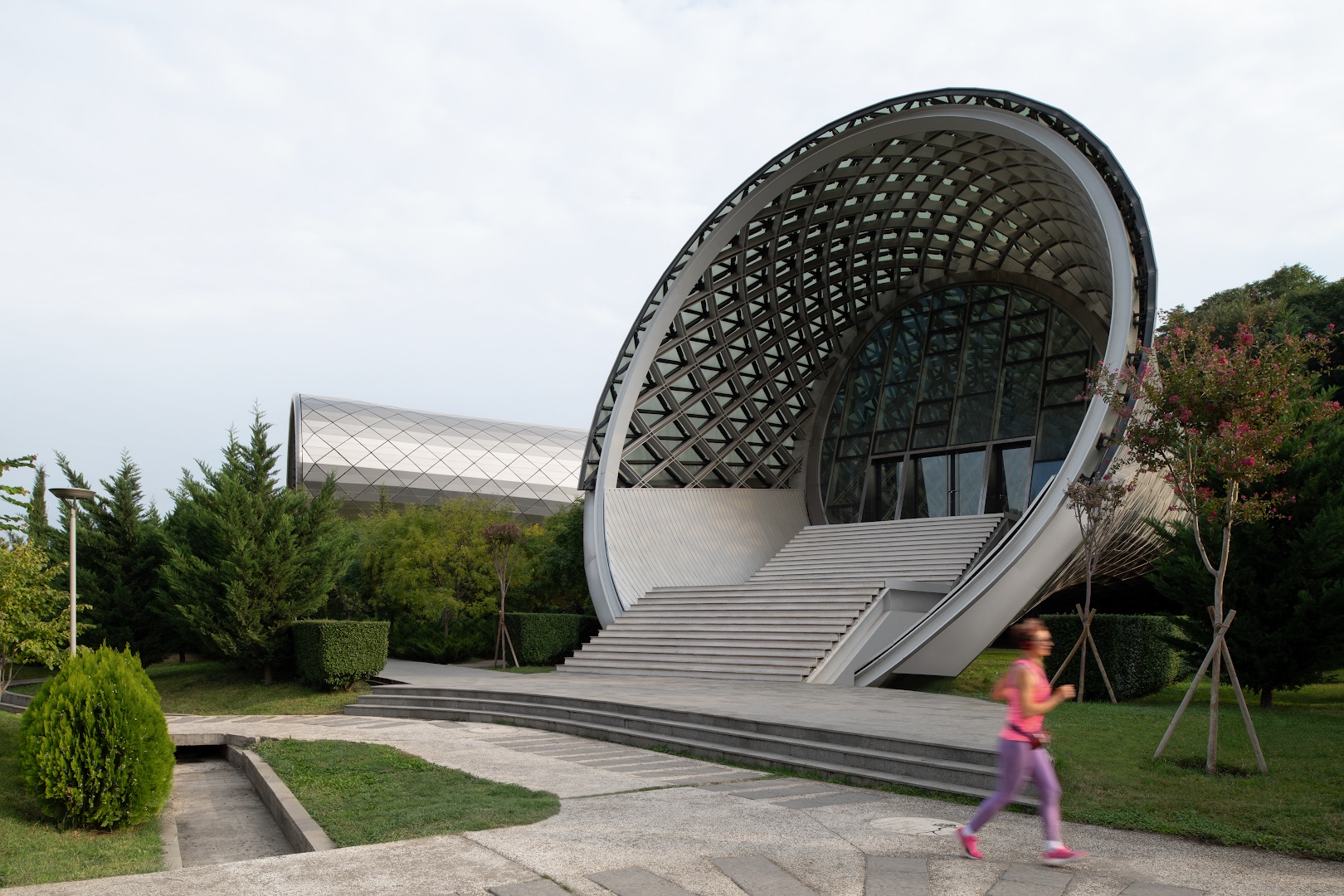 〈リケ公園・ミュージックシアター・展示ホール（Rhike Park / Music Theatre and Exhibition Hall）〉Studio Fuksas