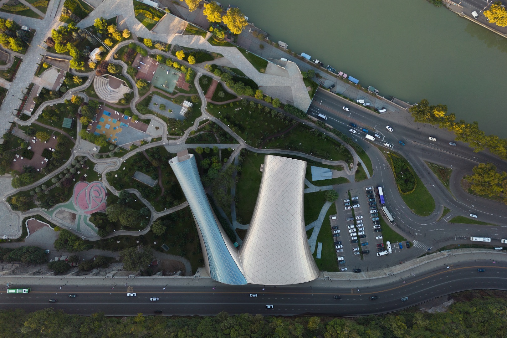 〈リケ公園・ミュージックシアター・展示ホール（Rhike Park / Music Theatre and Exhibition Hall）〉Studio Fuksas