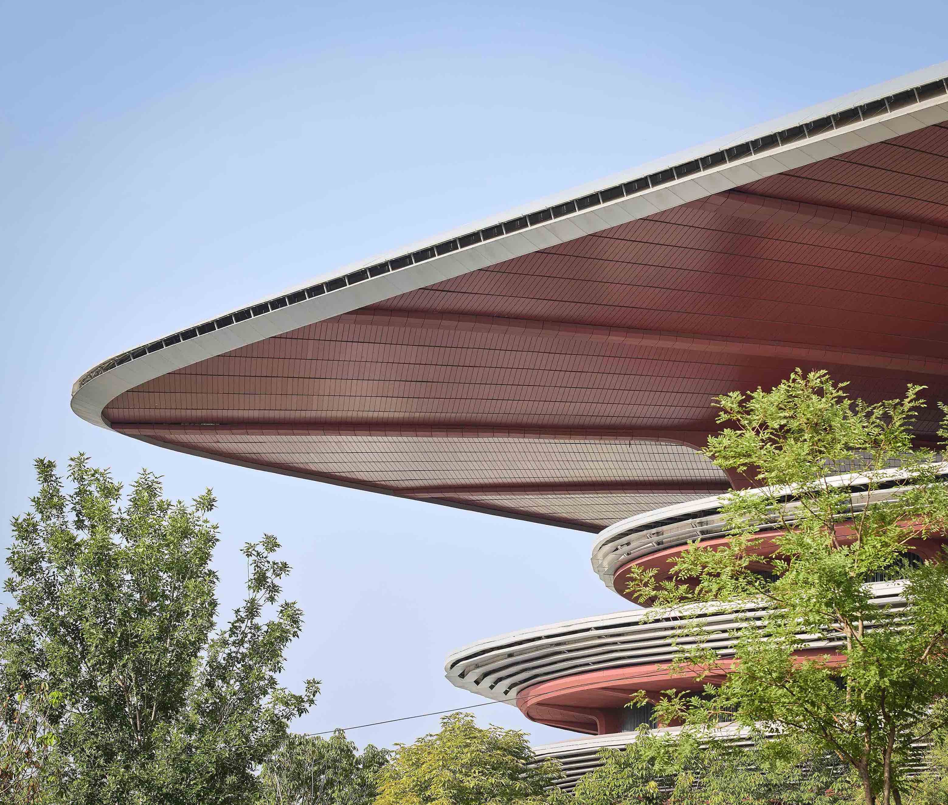 〈西安国際フットボールセンター（Xi'an International Football Centre）〉ザハ・ハディド・アーキテクツ（Zaha Hadid Architects）