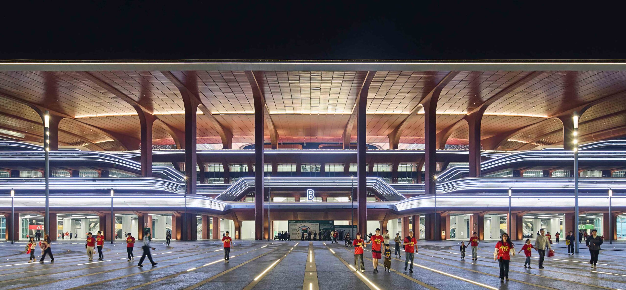 〈西安国際フットボールセンター（Xi'an International Football Centre）〉ザハ・ハディド・アーキテクツ（Zaha Hadid Architects）