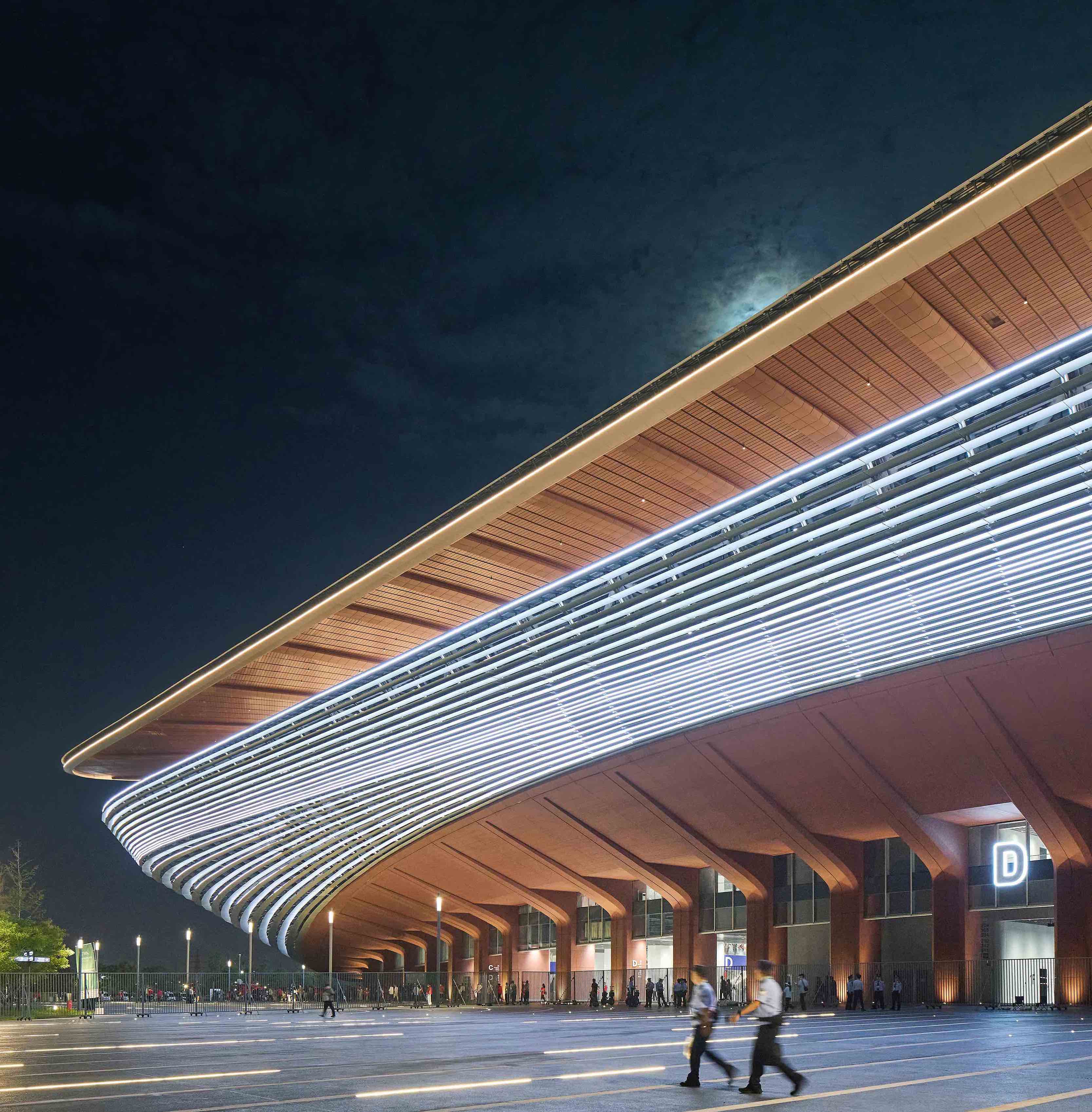 〈西安国際フットボールセンター（Xi'an International Football Centre）〉ザハ・ハディド・アーキテクツ（Zaha Hadid Architects）