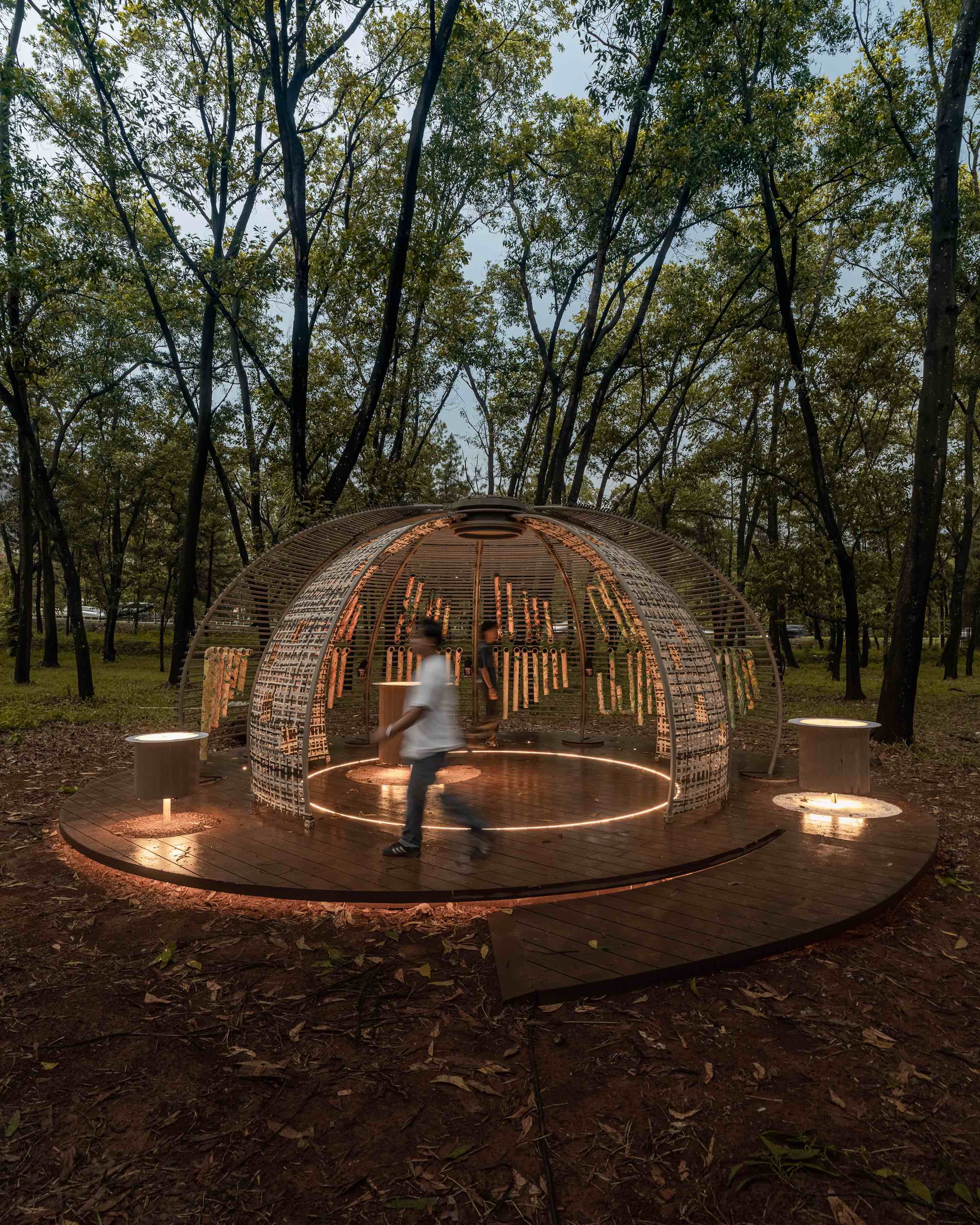 〈キネマティック・パビリオン（Kinematic Pavilion）〉ヘレン・アグスティン・スタジオ（Helen Agustine Studio）