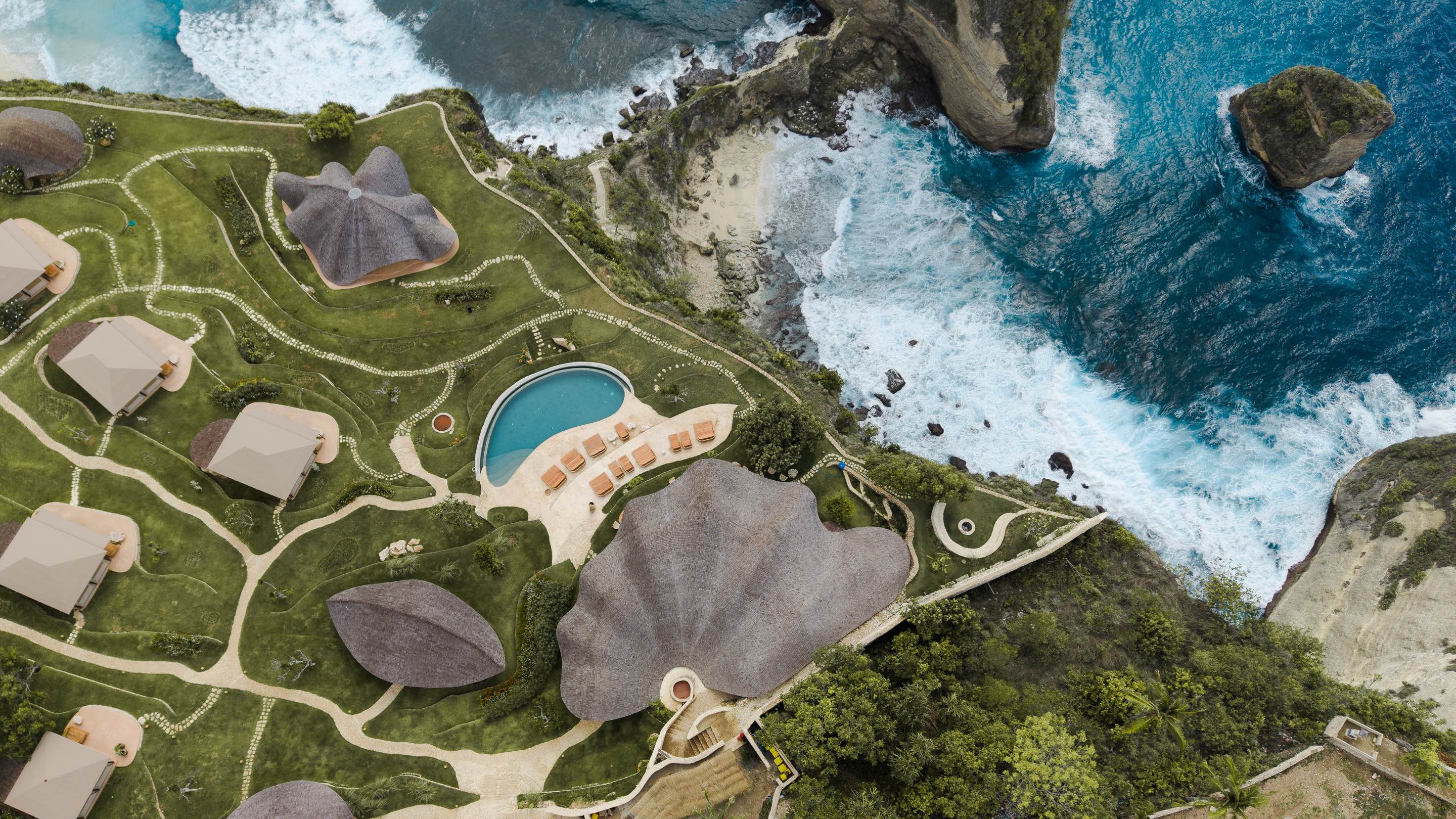 〈マンタ・ヨガ・シャラ（Manta Yoga Shala）〉パブロ・ルナ・スタジオ（Pablo Luna Studio）