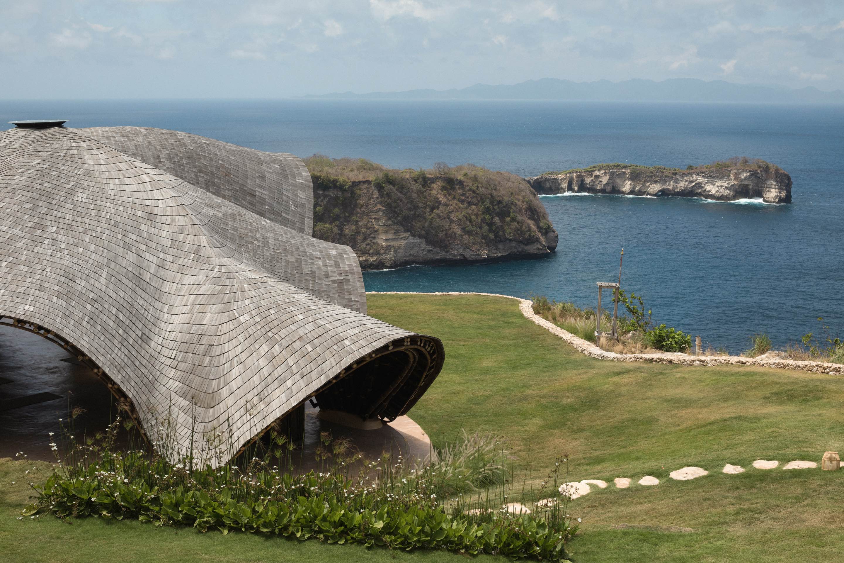 〈マンタ・ヨガ・シャラ（Manta Yoga Shala）〉パブロ・ルナ・スタジオ（Pablo Luna Studio）