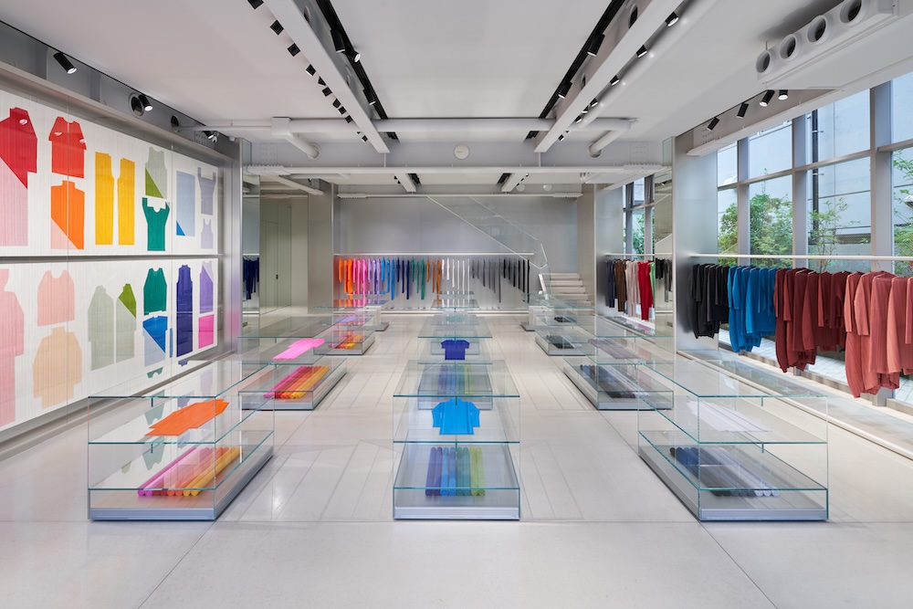 吉岡徳仁デザイン事務所〈PLEATS PLEASE ISSEY MIYAKE / AOYAMA〉