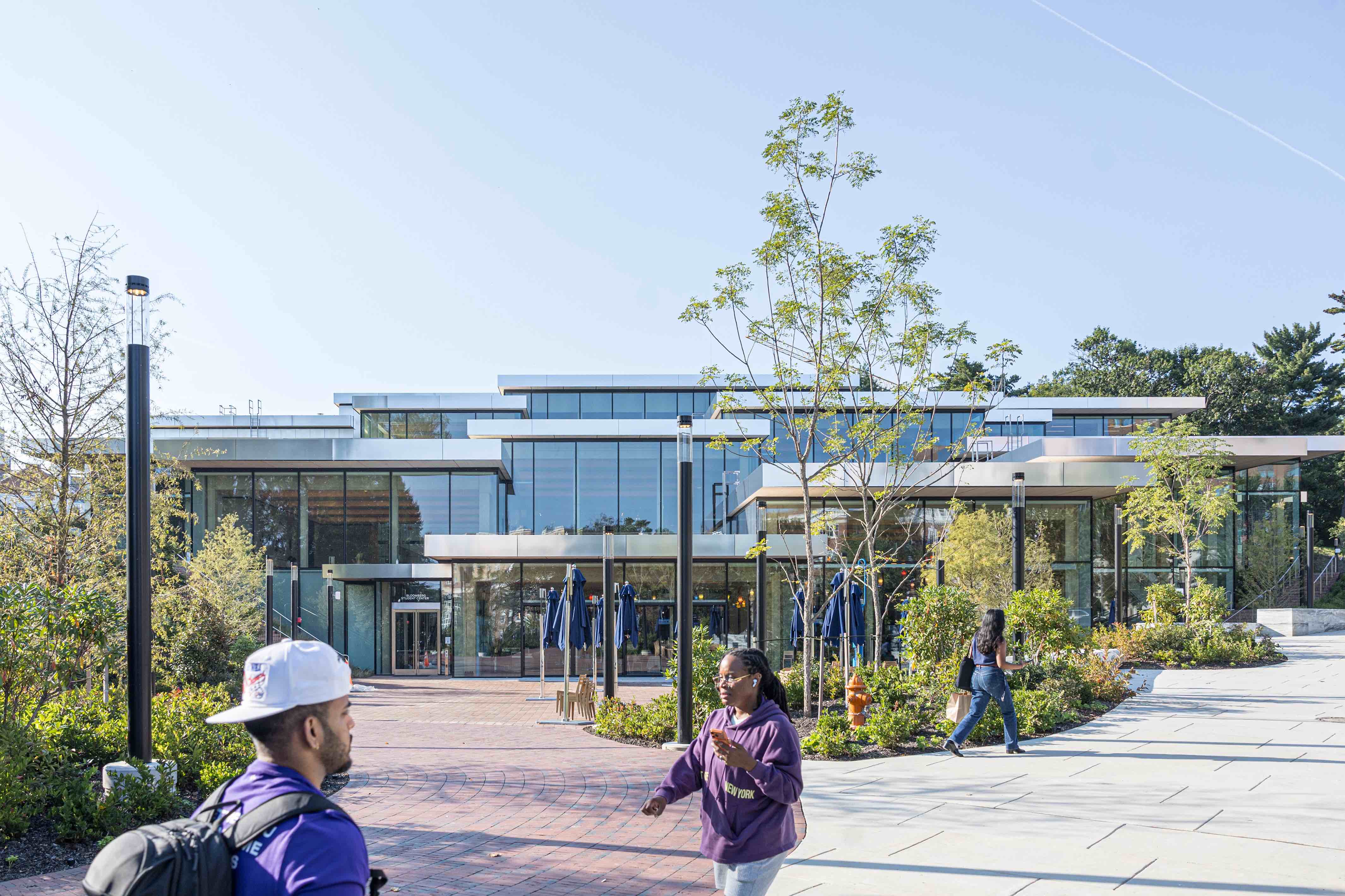 〈ブルームバーグ学生センター(Bloomberg Student Center)〉ビャルケ・インゲルス・グループ(Bjarke Ingels Group、BIG)ロックウェル・グループ(Rockwell Group)