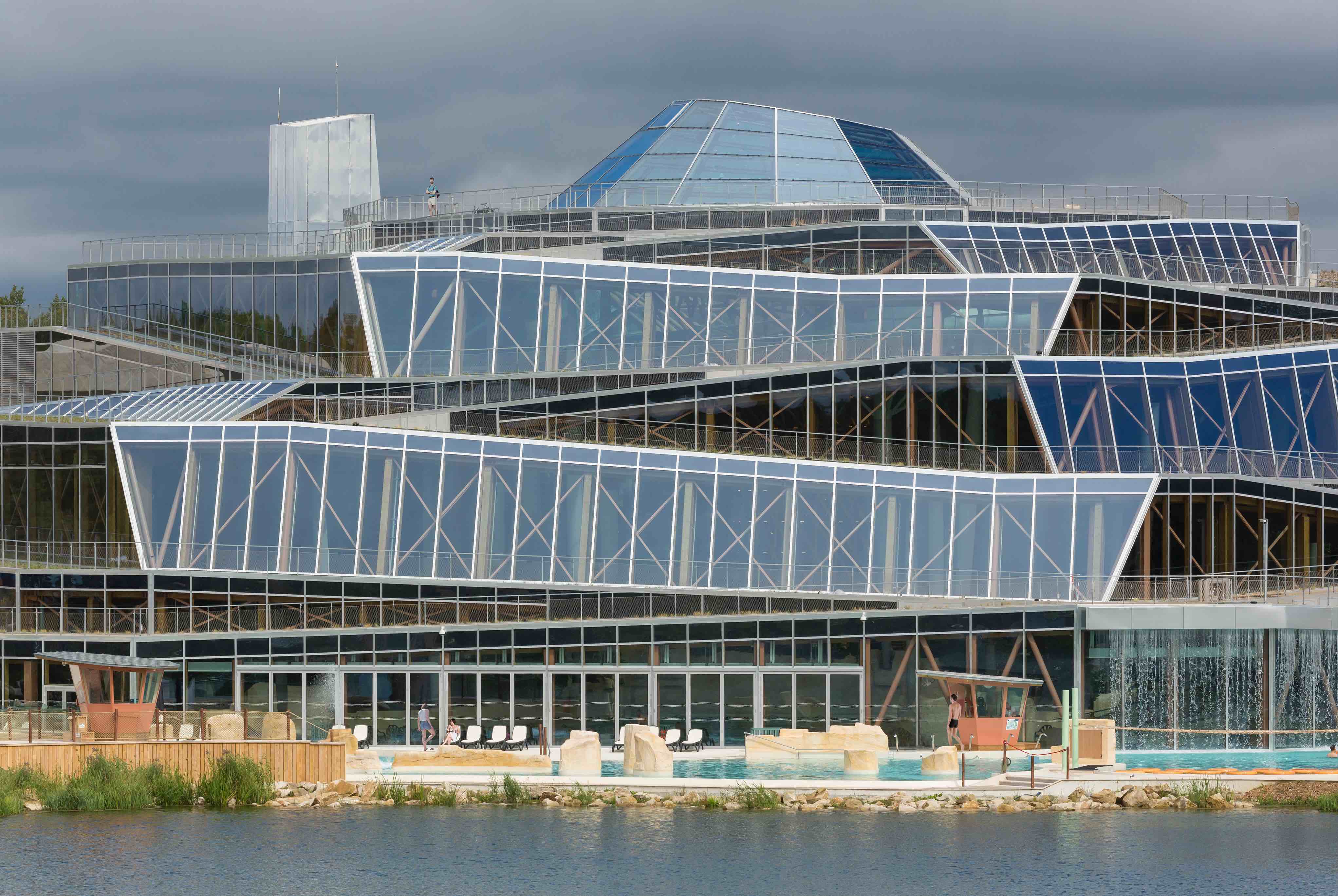 〈ウォーターパーク・アクアラゴン（Water park AQUALAGON）〉フェリエ・マルケッティ・スタジオ（Ferrier Marchetti Studio）