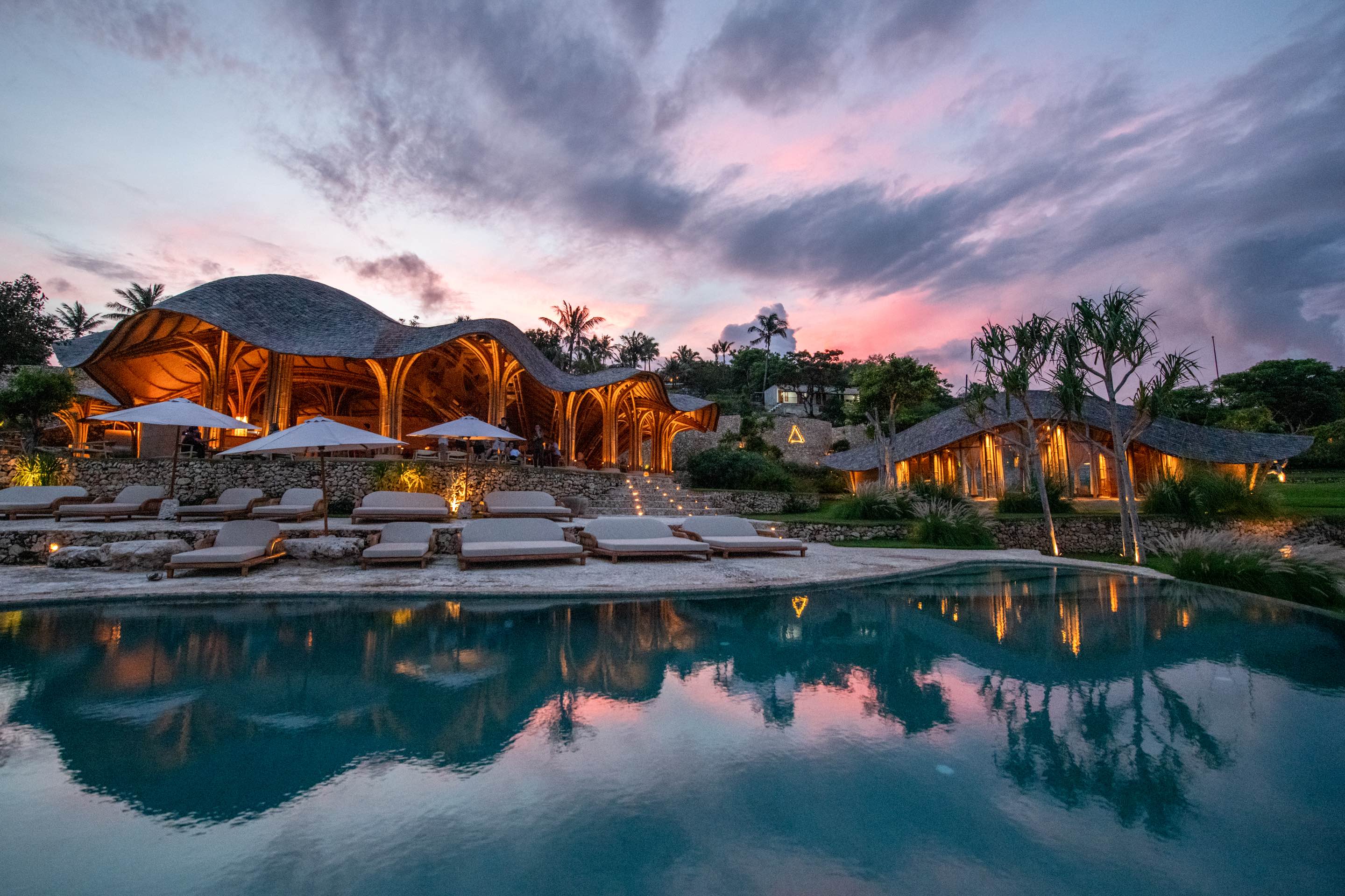 〈シェル・レストラン（Shell Restaurant）〉パブロ・ルナ・スタジオ（Pablo Luna Studio）