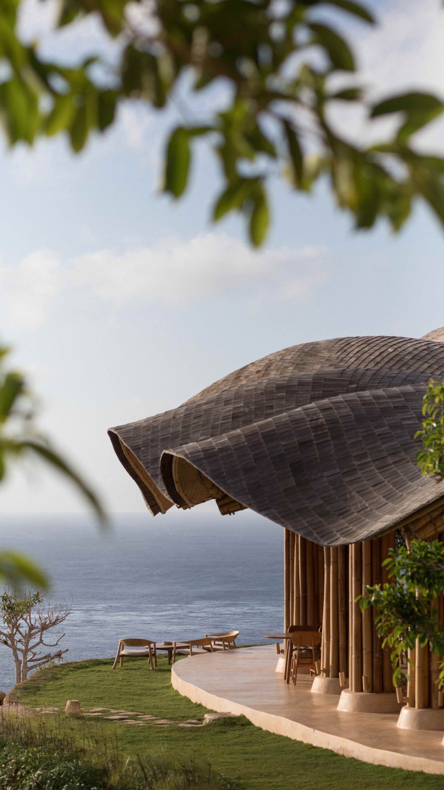 〈シェル・レストラン（Shell Restaurant）〉パブロ・ルナ・スタジオ（Pablo Luna Studio）