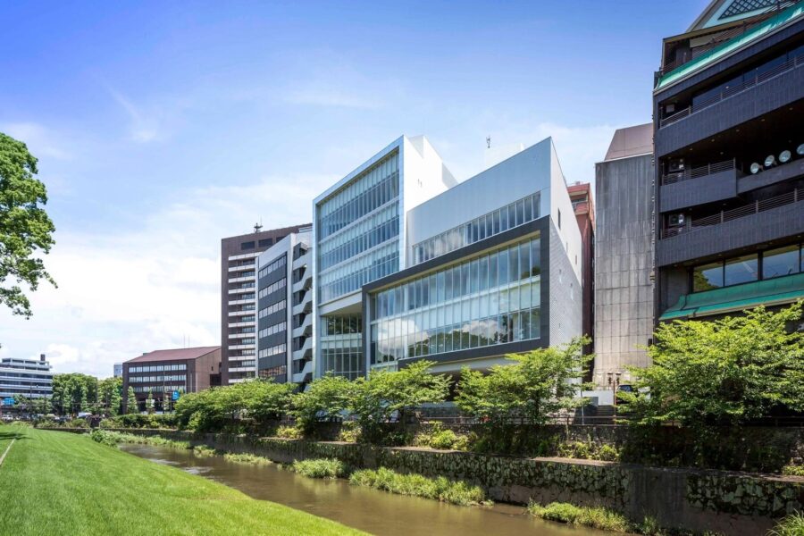 熊本県医師会館 / 今村雅樹アーキテクツ