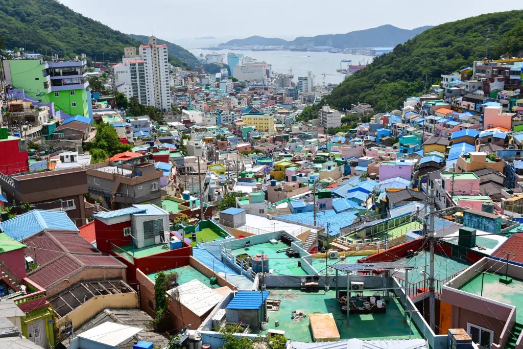 〈釜山スロープハウジング（Busan Slope Housing）〉OMA