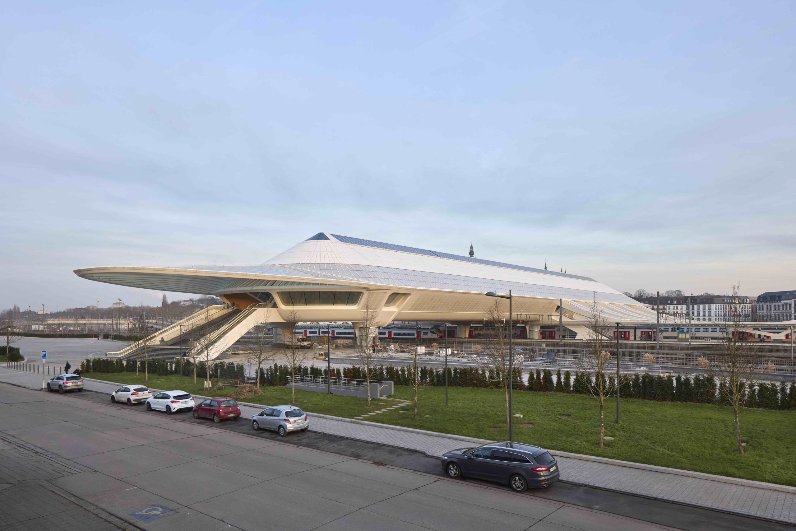 〈モンス駅（Mons Train Station）〉サンティアゴ・カラトラバ（Santiago Calatrava）