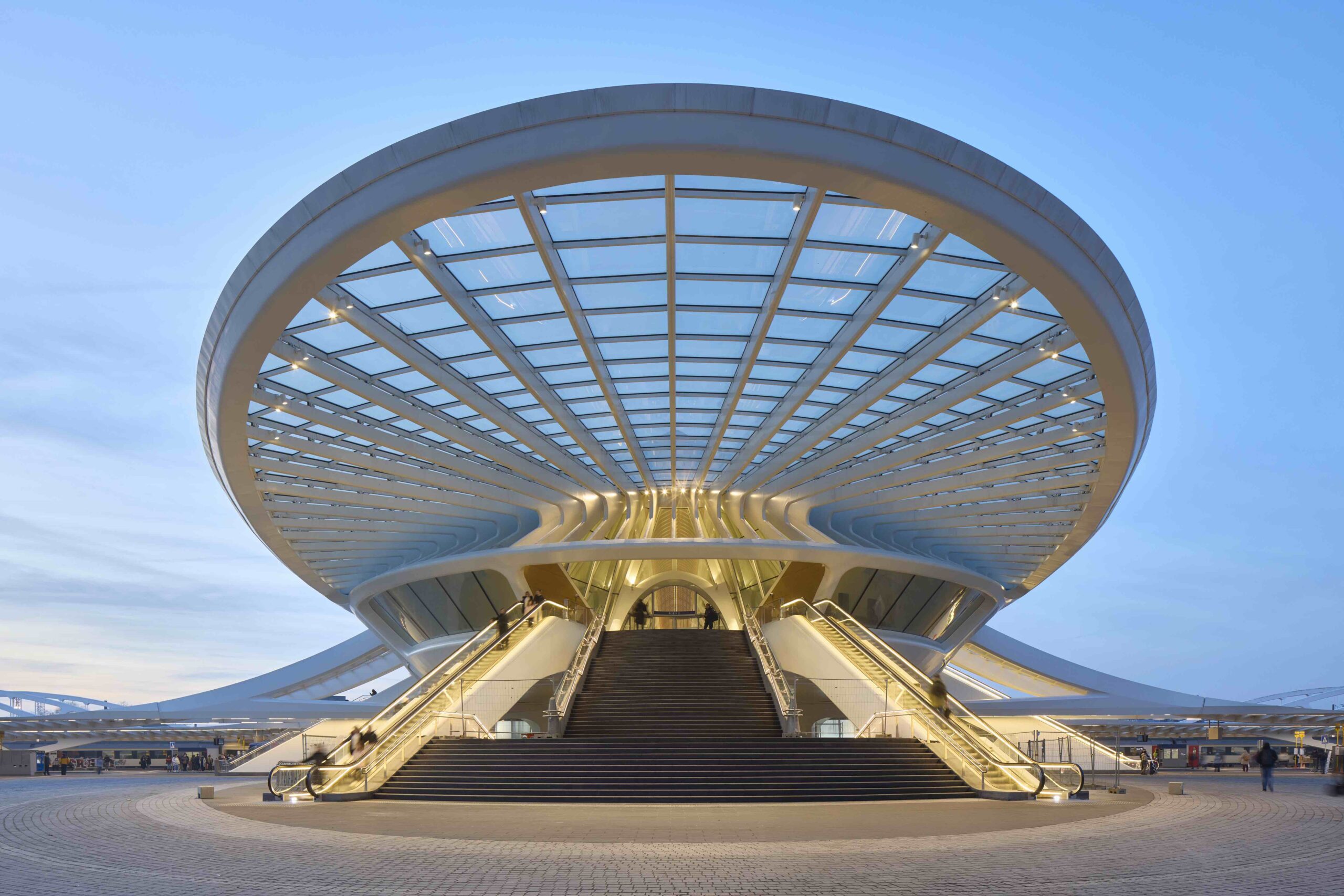 〈モンス駅（Mons Train Station）〉サンティアゴ・カラトラバ（Santiago Calatrava）