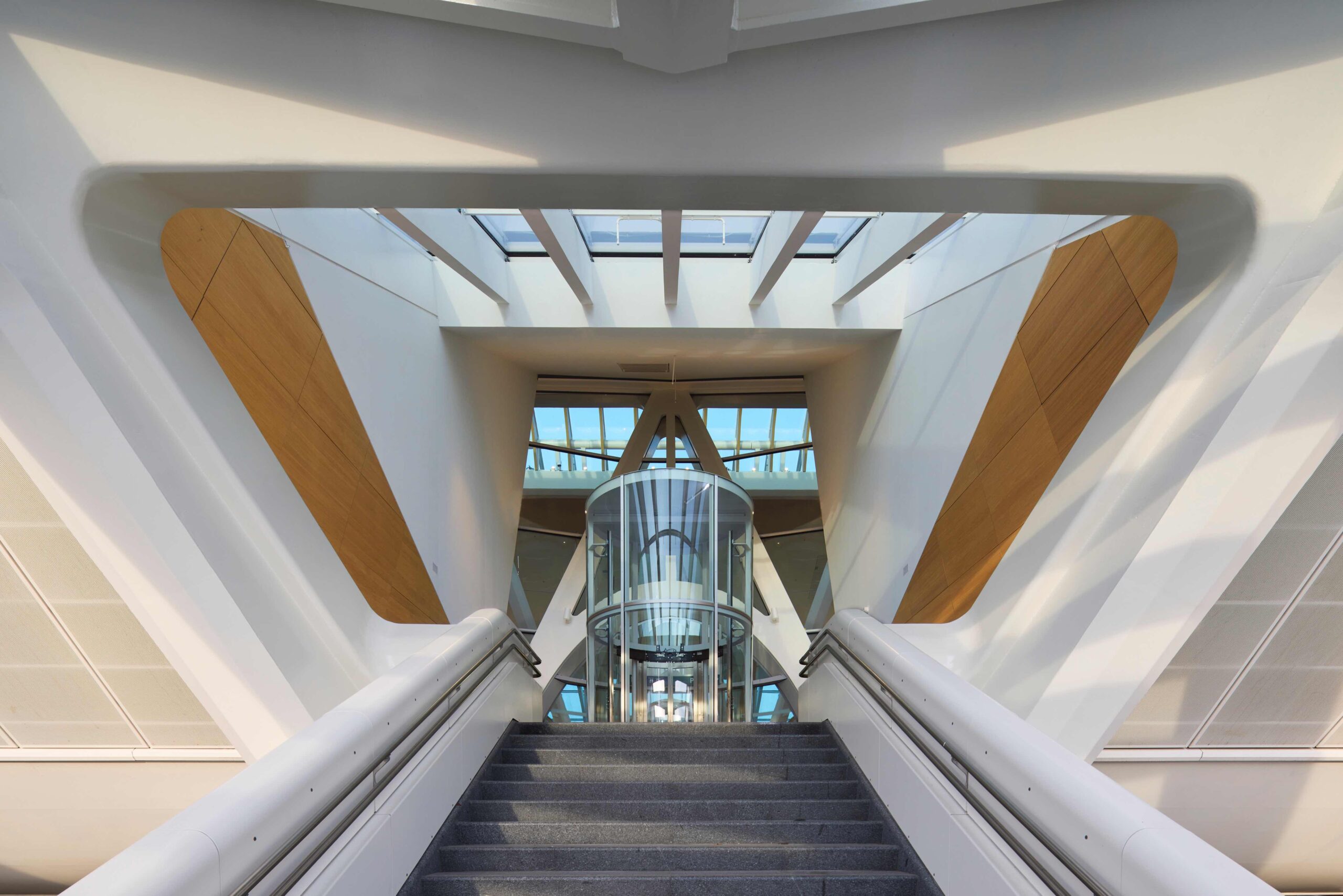 〈モンス駅（Mons Train Station）〉サンティアゴ・カラトラバ（Santiago Calatrava）