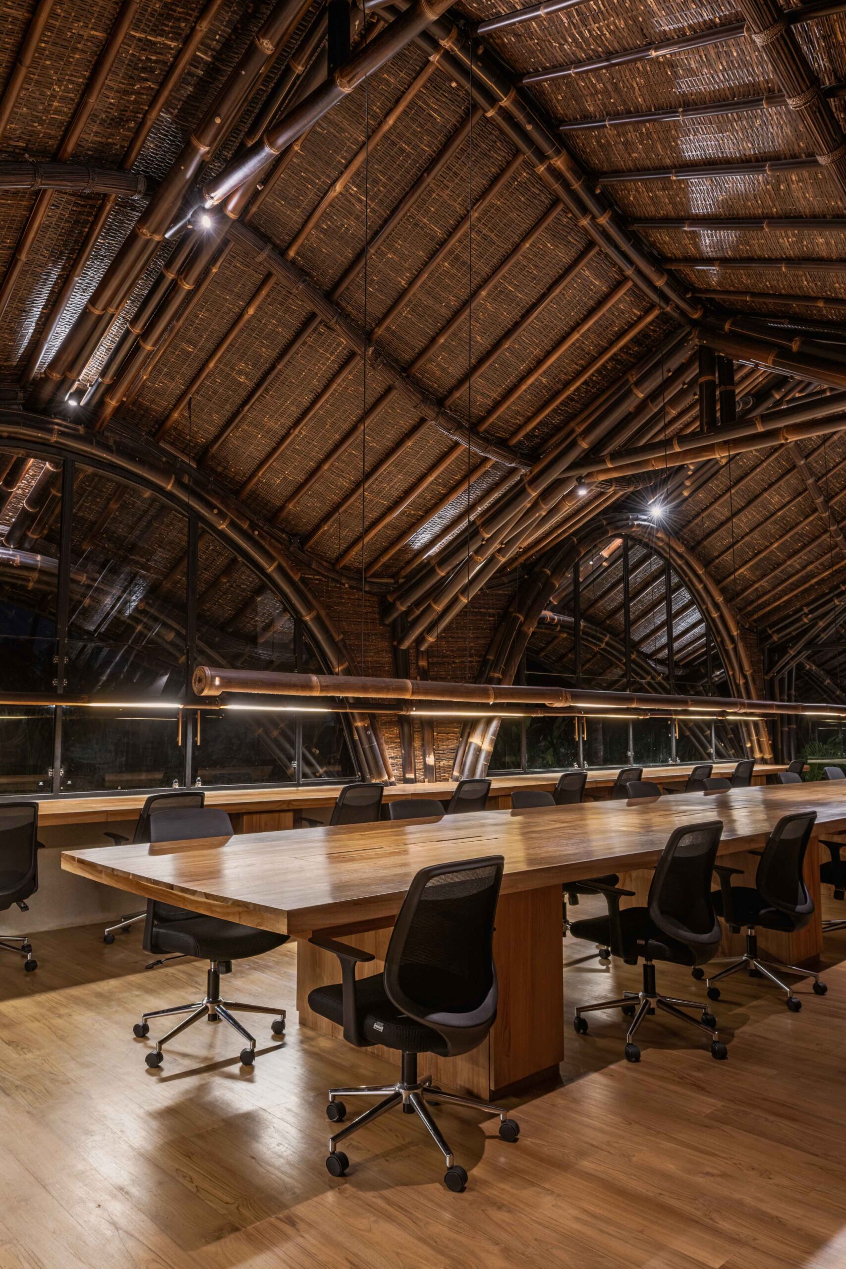 〈スタジオ・ロッドトゥンドゥ（Studio Lodtunduh）〉パブロ・ルナ・スタジオ（Pablo Luna Studio）