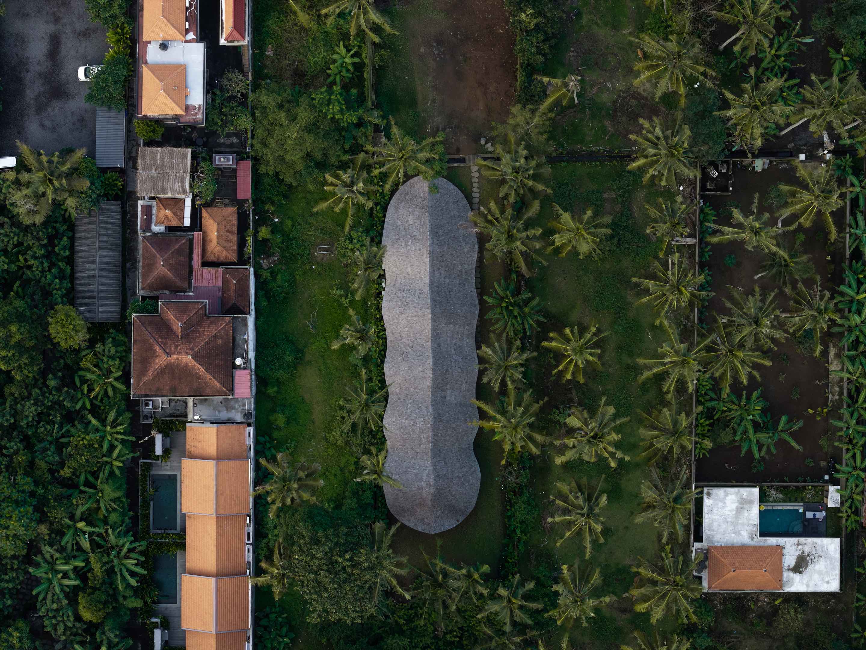 〈スタジオ・ロッドトゥンドゥ（Studio Lodtunduh）〉パブロ・ルナ・スタジオ（Pablo Luna Studio）