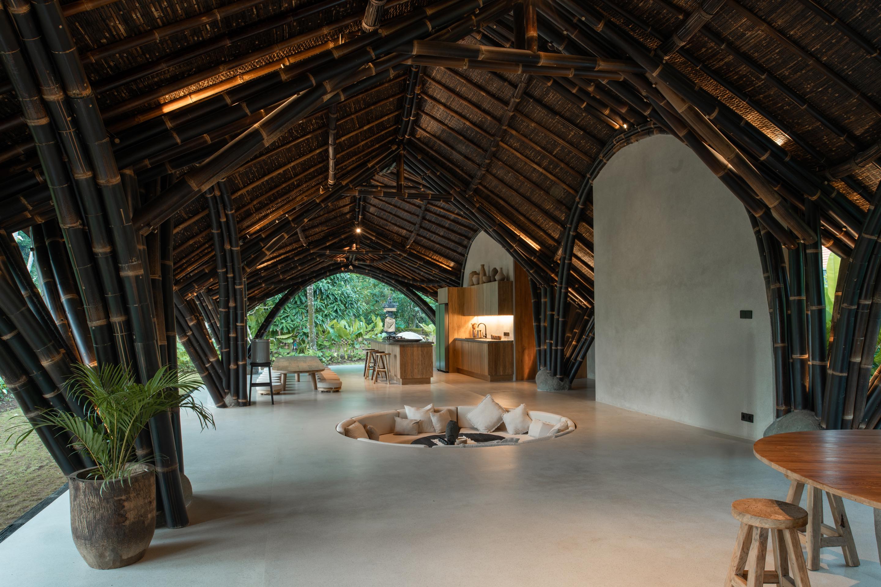 〈スタジオ・ロッドトゥンドゥ（Studio Lodtunduh）〉パブロ・ルナ・スタジオ（Pablo Luna Studio）