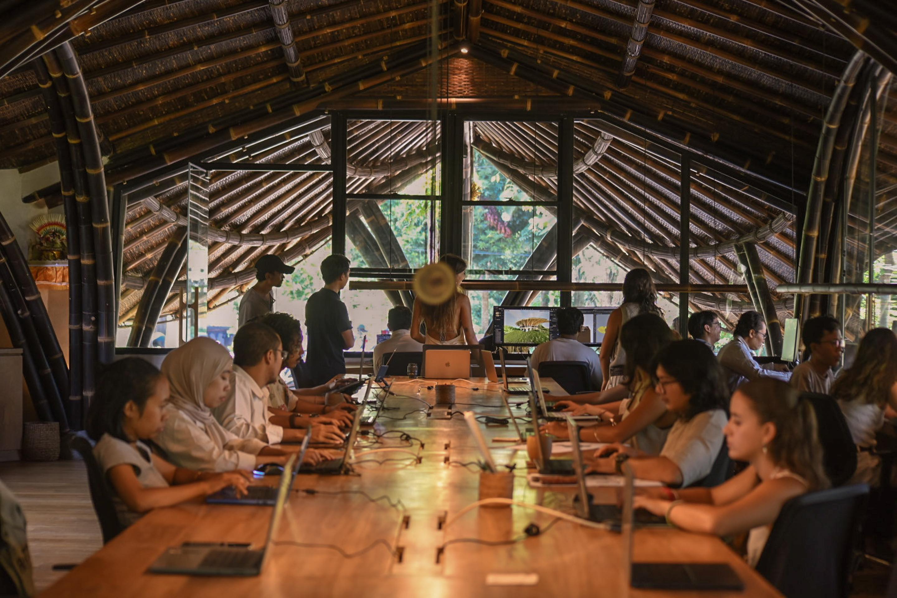 〈スタジオ・ロッドトゥンドゥ（Studio Lodtunduh）〉パブロ・ルナ・スタジオ（Pablo Luna Studio）