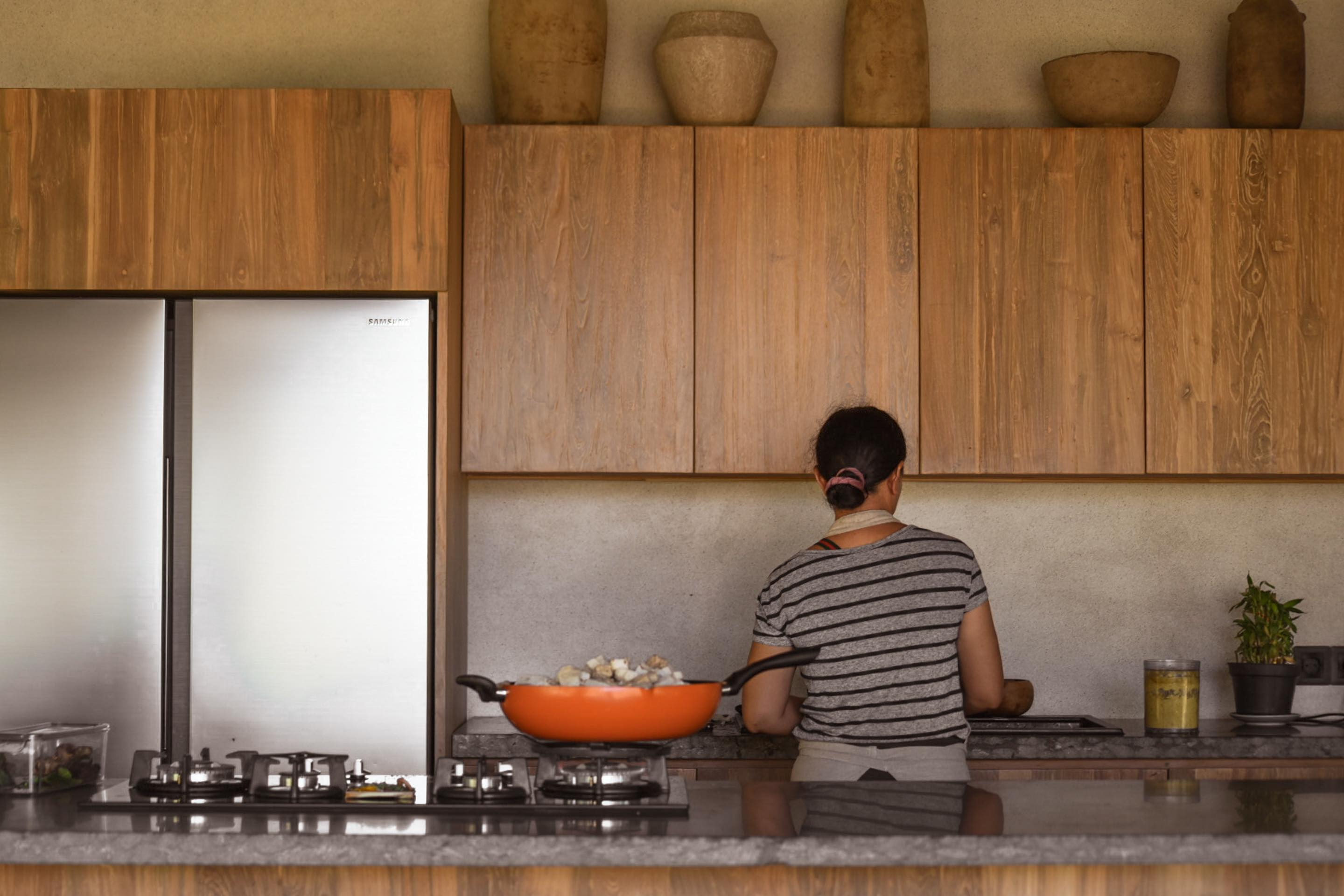 〈スタジオ・ロッドトゥンドゥ（Studio Lodtunduh）〉パブロ・ルナ・スタジオ（Pablo Luna Studio）