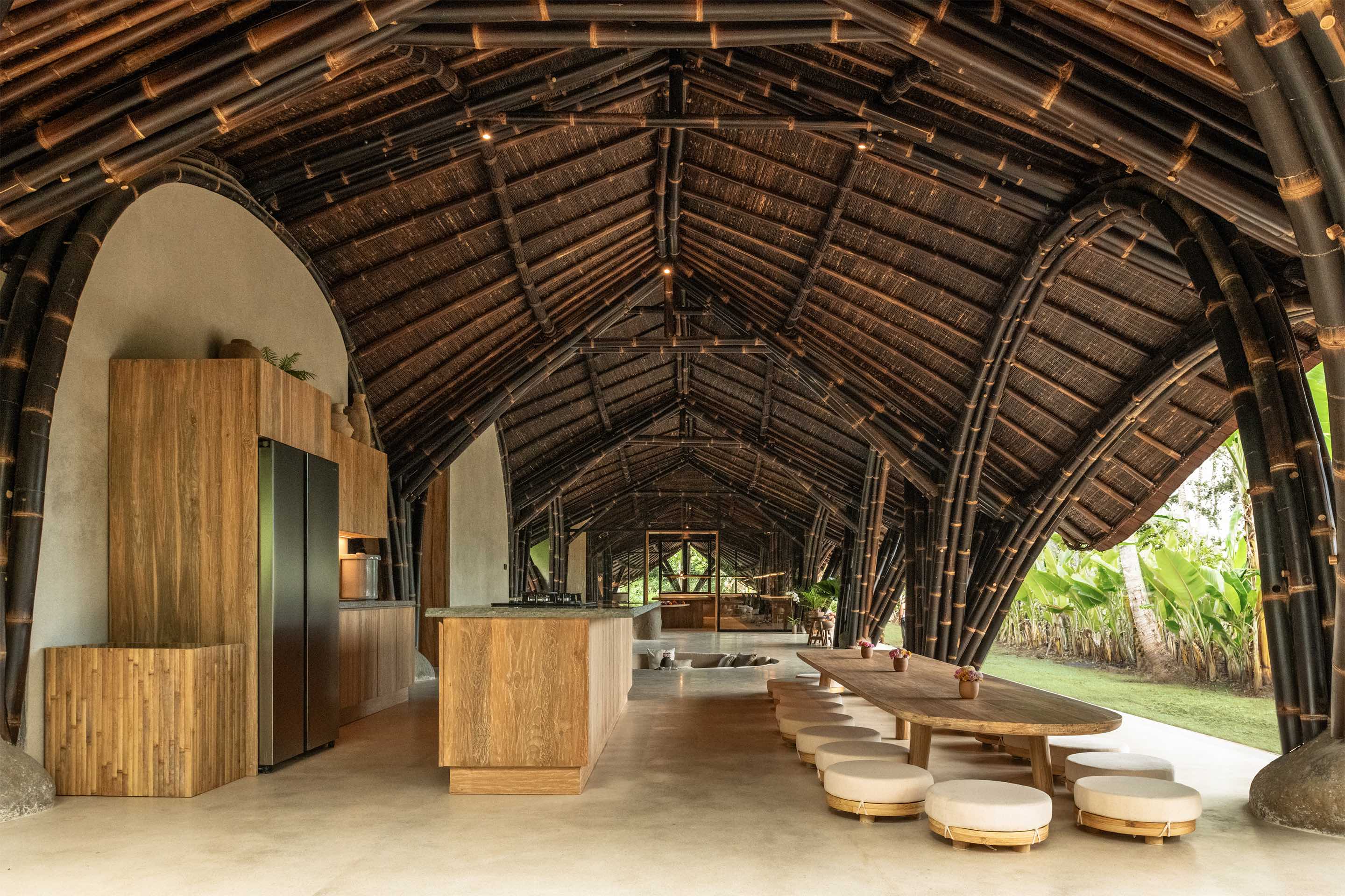 〈スタジオ・ロッドトゥンドゥ（Studio Lodtunduh）〉パブロ・ルナ・スタジオ（Pablo Luna Studio）