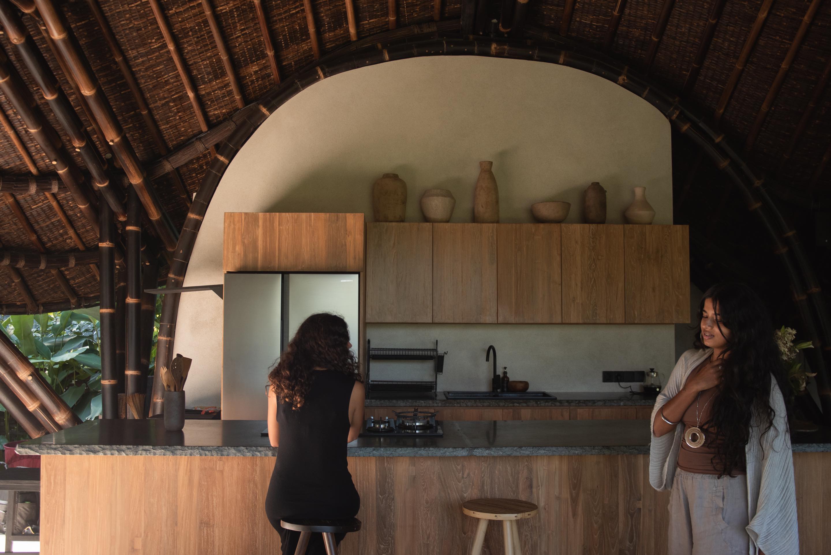 〈スタジオ・ロッドトゥンドゥ（Studio Lodtunduh）〉パブロ・ルナ・スタジオ（Pablo Luna Studio）