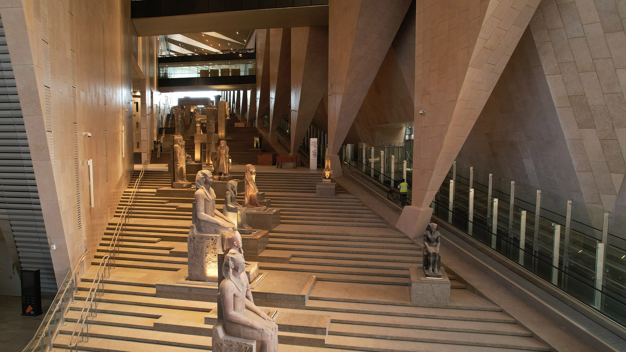 〈大エジプト博物館(Grand Egyptian Museum)〉ヘネガン・ペン・アーキテクツ(heneghan peng architects)