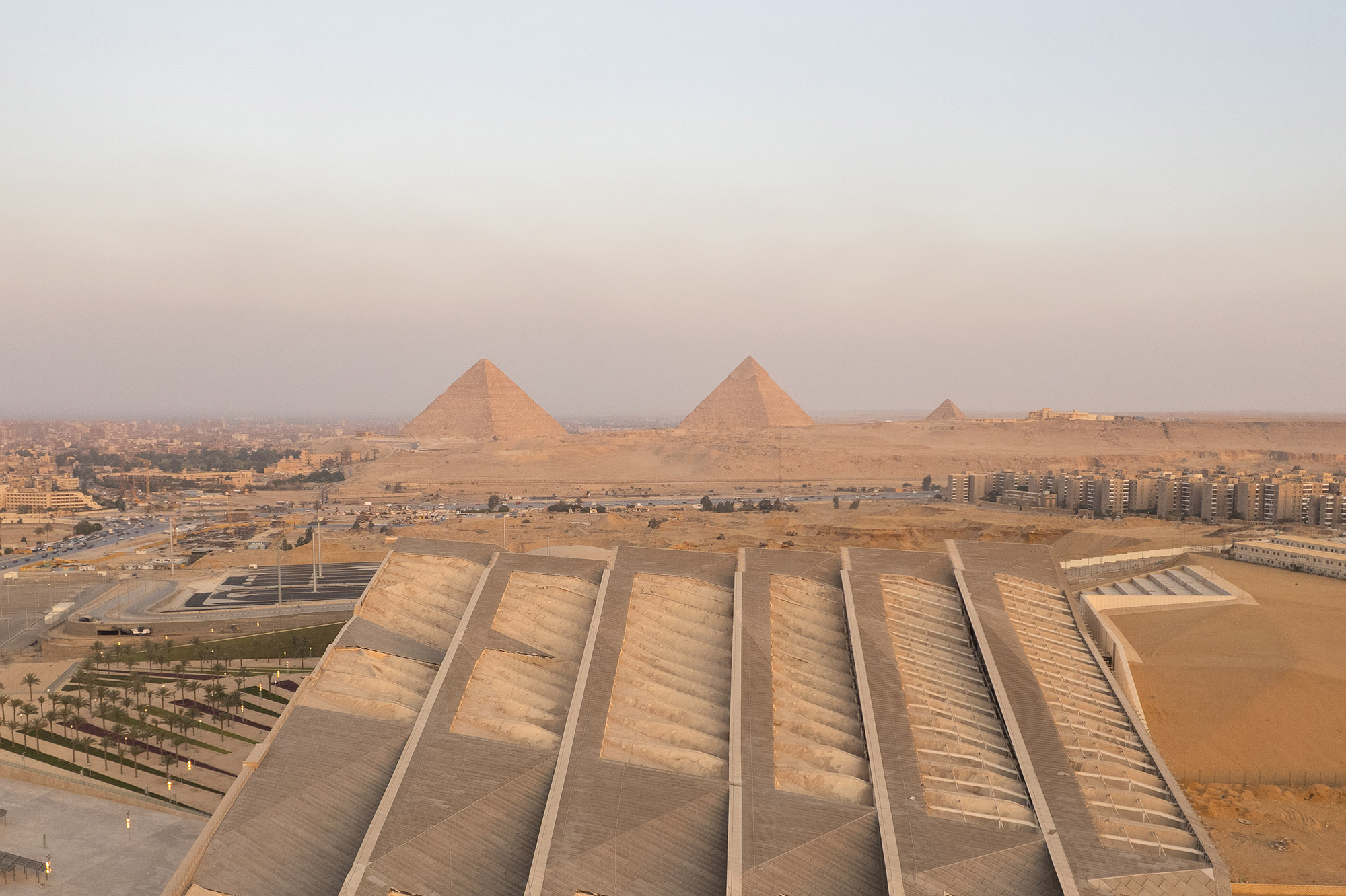 〈大エジプト博物館(Grand Egyptian Museum)〉ヘネガン・ペン・アーキテクツ(heneghan peng architects)