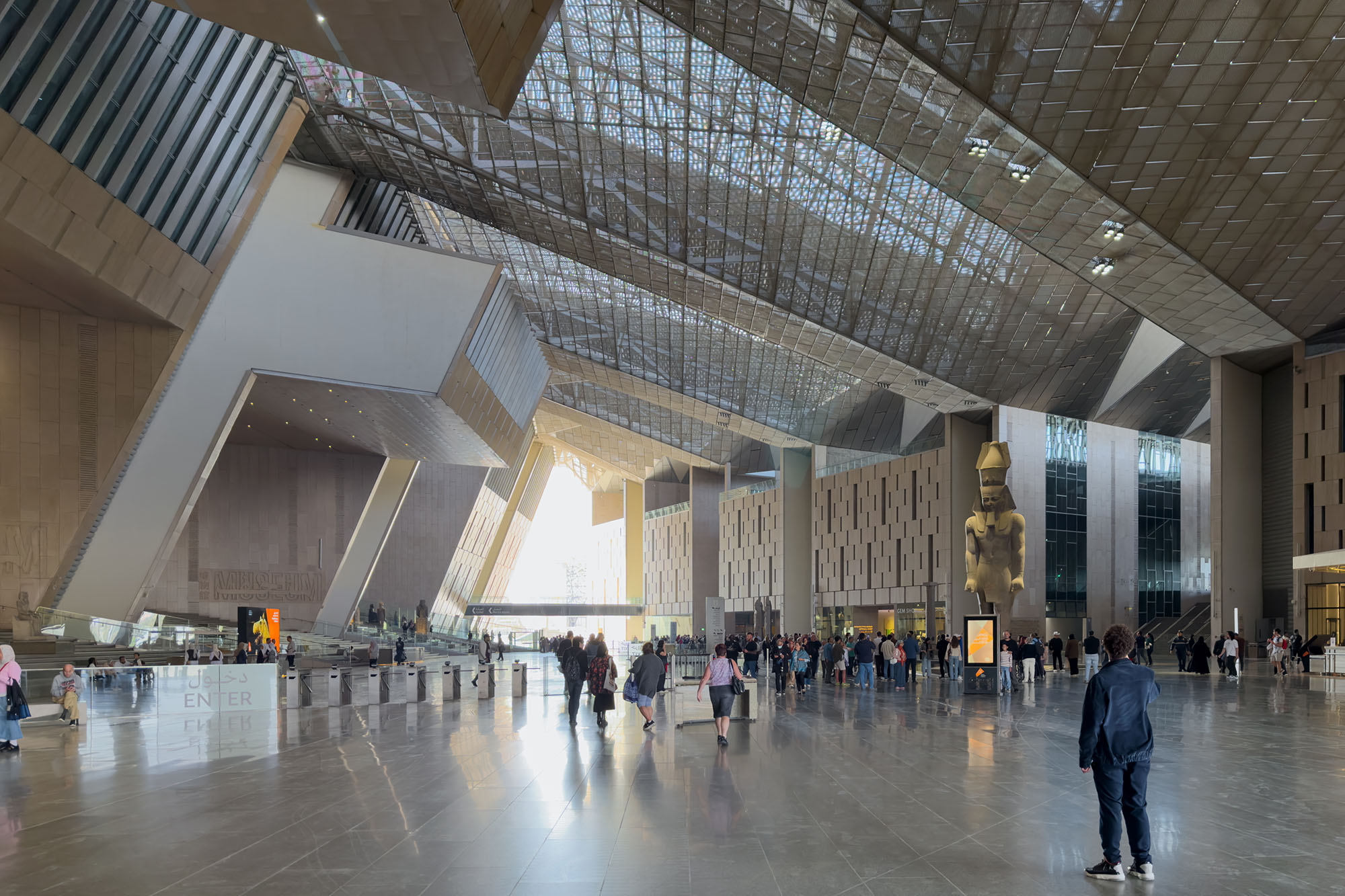 〈大エジプト博物館(Grand Egyptian Museum)〉ヘネガン・ペン・アーキテクツ(heneghan peng architects)